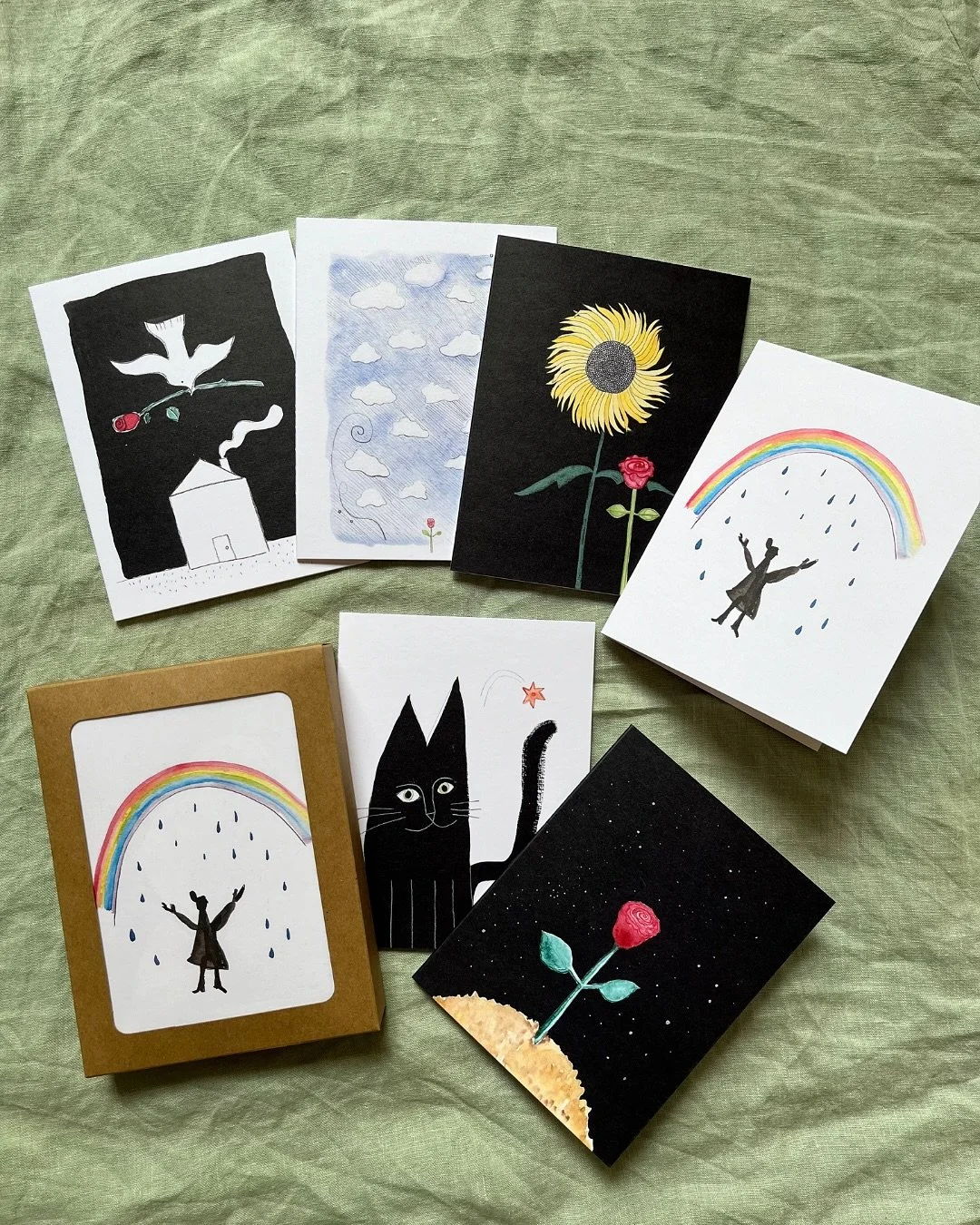 When&rsquo;s the last time you got a piece of good mail? 

Spread the love with artful greeting cards ❤️ handy to have on hand so when inspiration strikes, you can just dash off that note that just might make someone&rsquo;s day.

Shop card sets on m