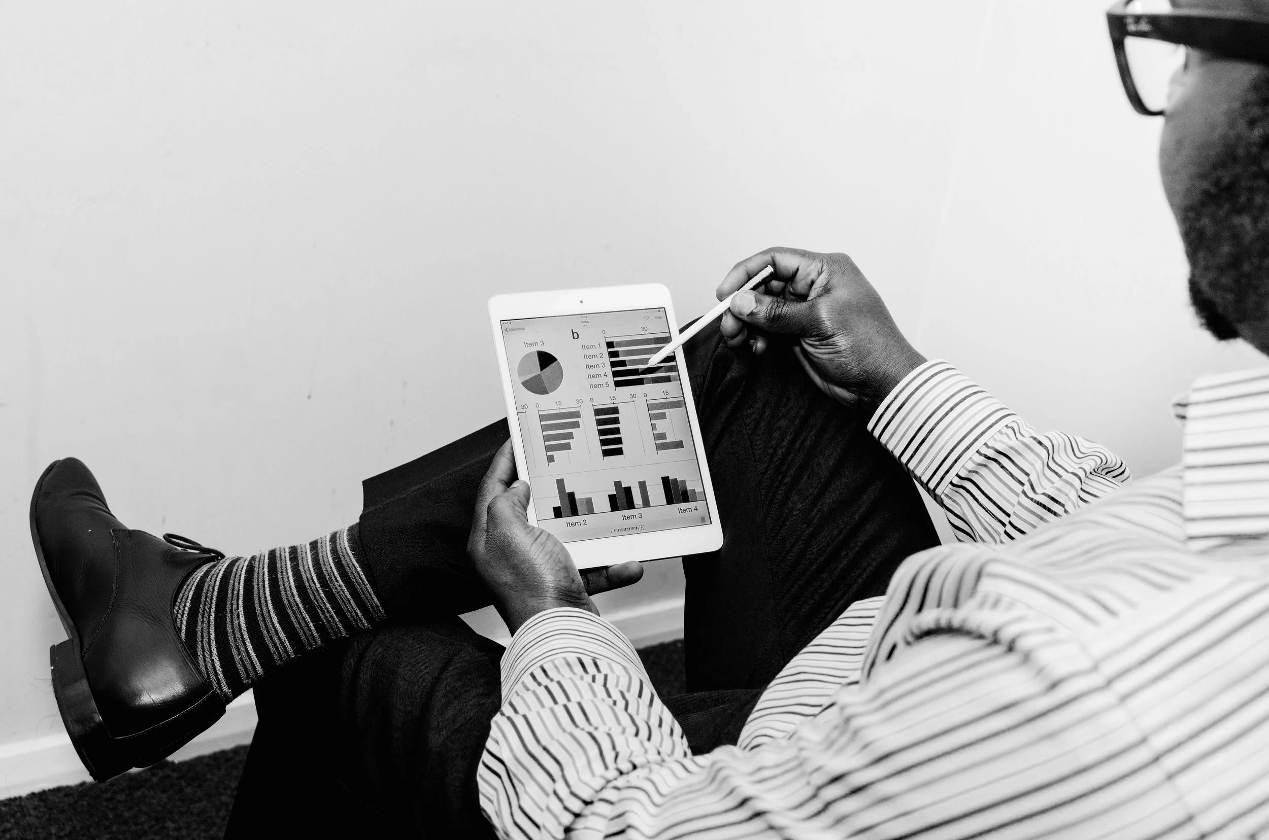 If you have applied for a Subclass 186 or 187 visa, do you have to perform the work in Australia? 