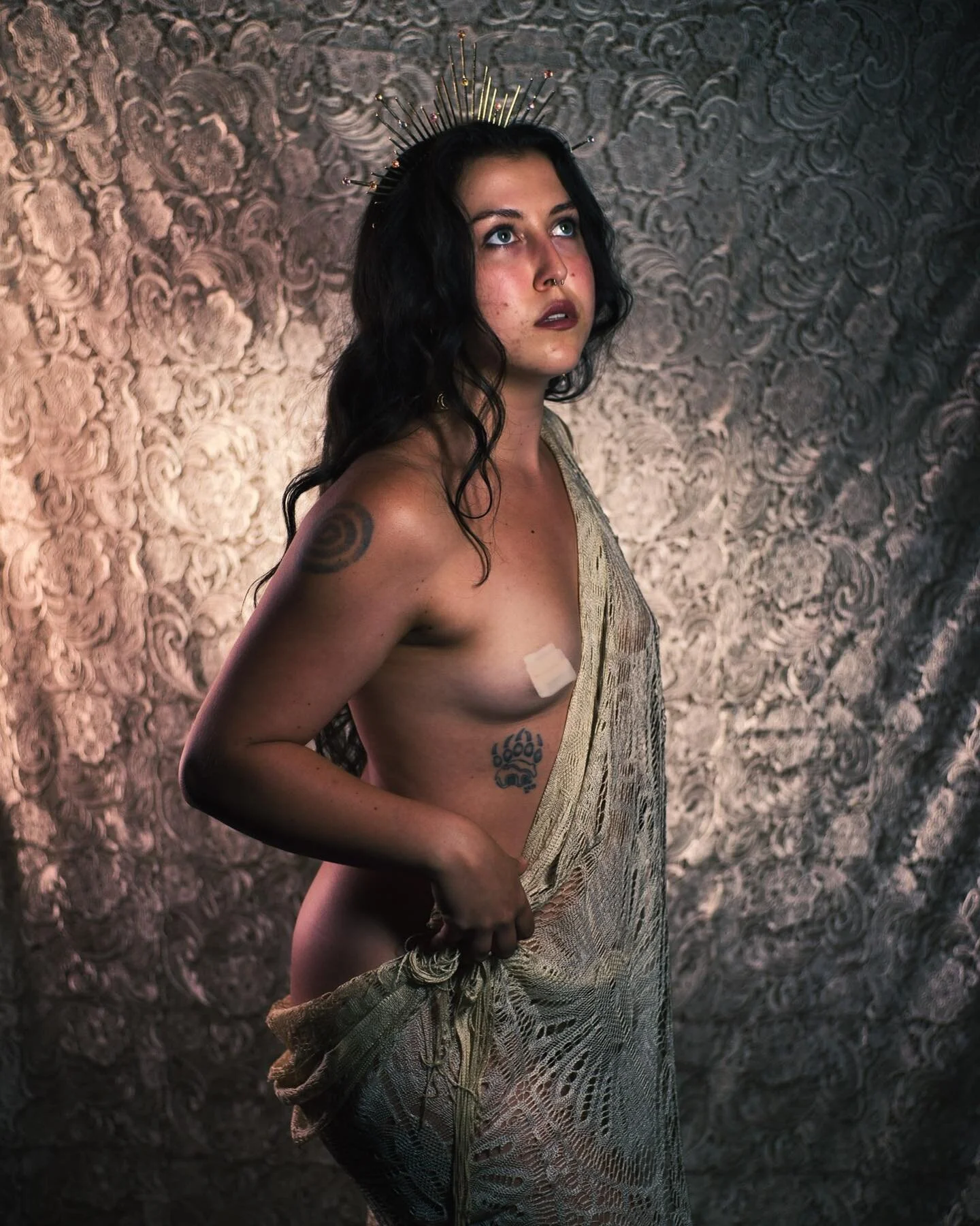 @foxbear.s looking off