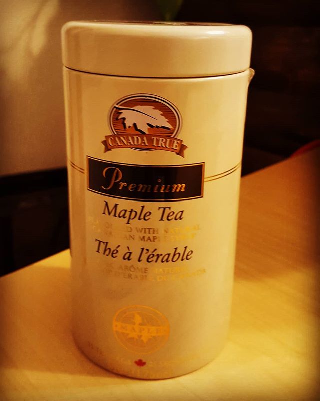 Chapman 先生 brought maple tea from Canada. Why don't you come and learn english conversation at our school?
#英会話
#高槻
#カナダ
#英語