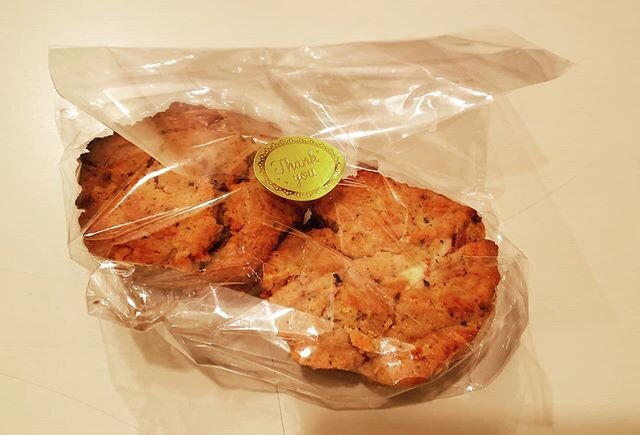 Got some homemade scones from one of our students' mother. They were so delicious!
生徒さんのお母さんが作ってくださった手作りスコーン
とっても美味しかったです!
#高槻
#高槻英会話
#大阪
#英語