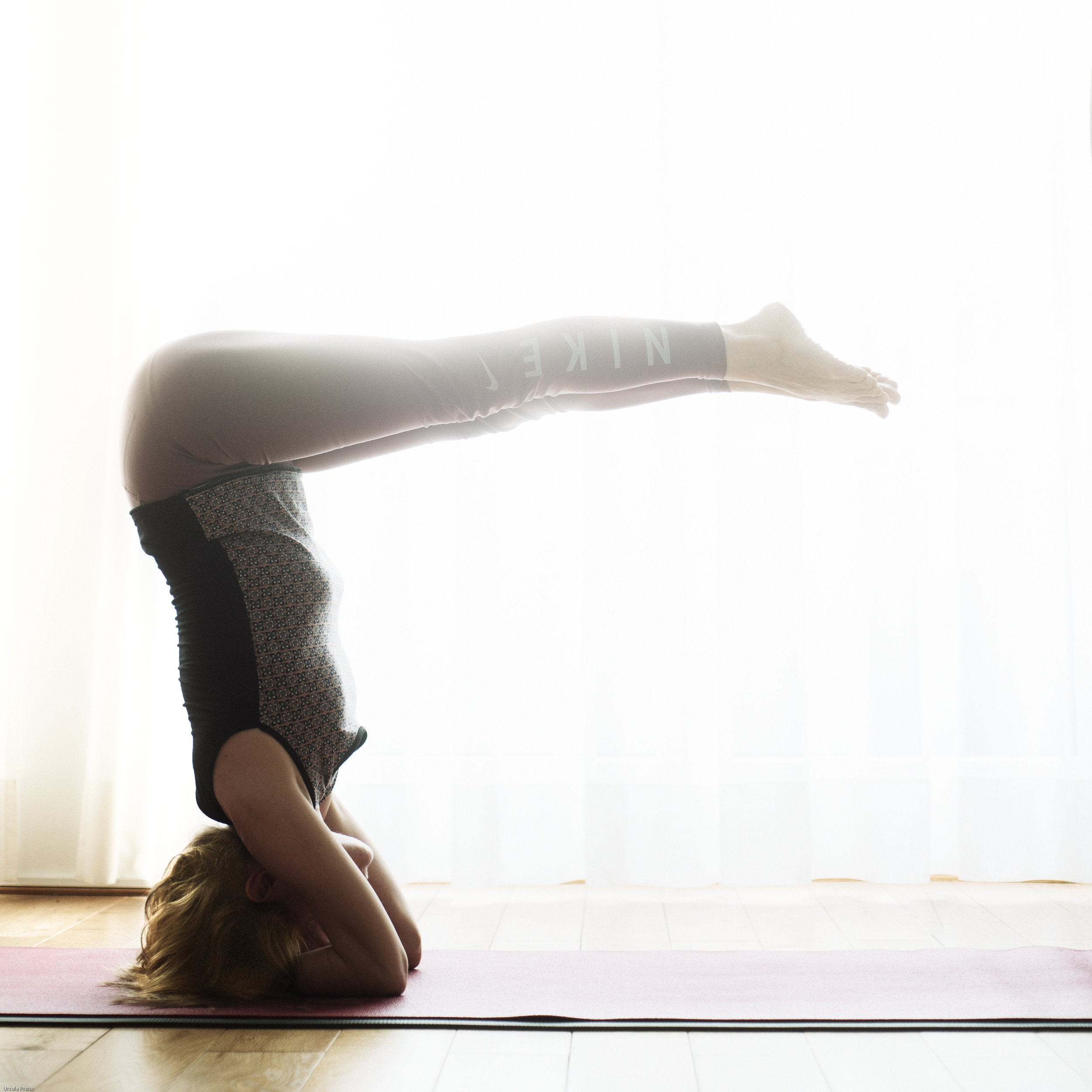 3,500+ Yoga Headstand Stock Photos, Pictures & Royalty-Free Images - iStock  | Woman yoga headstand