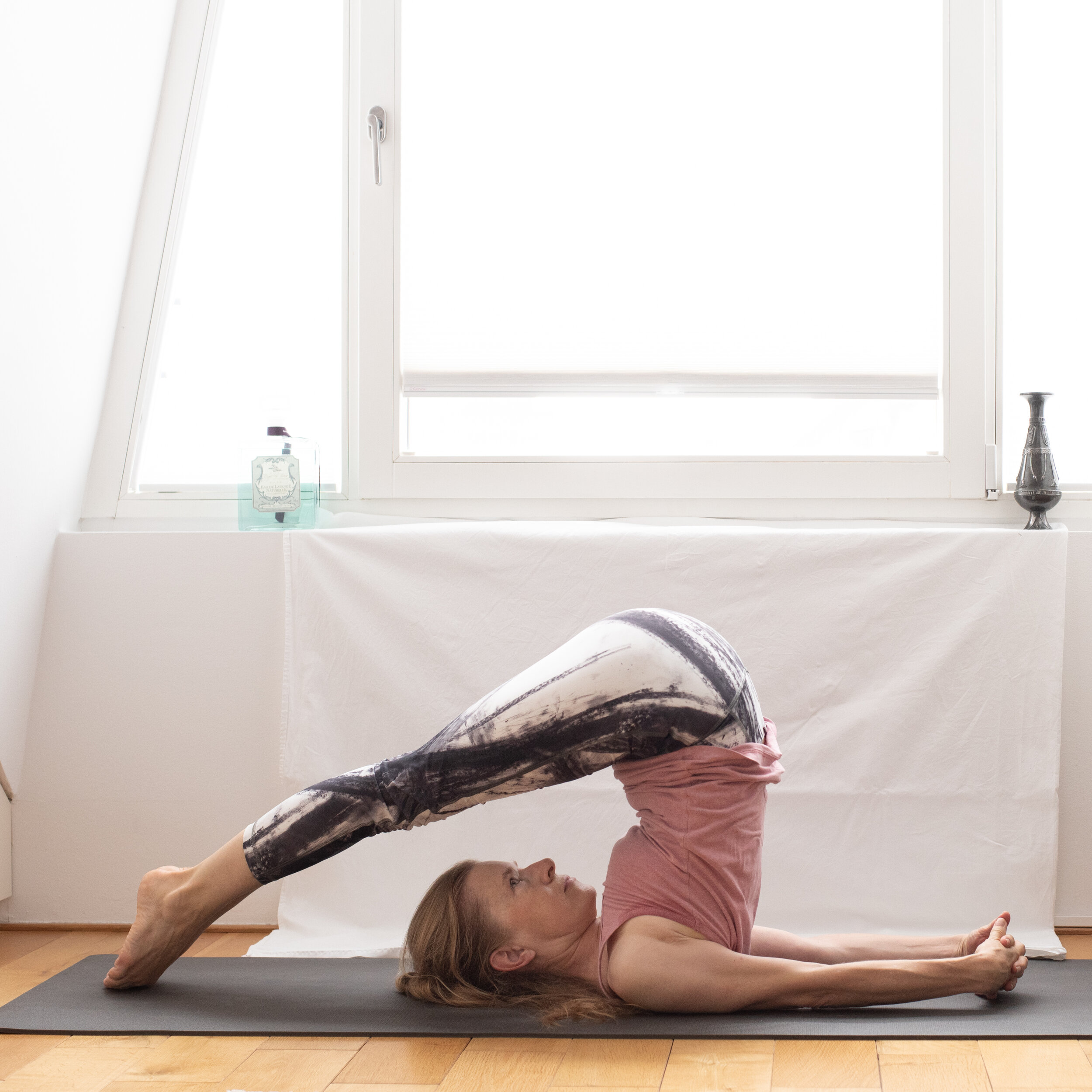 8 Yoga Poses to Strengthen Your Core — Louise Bartlett Wellbeing