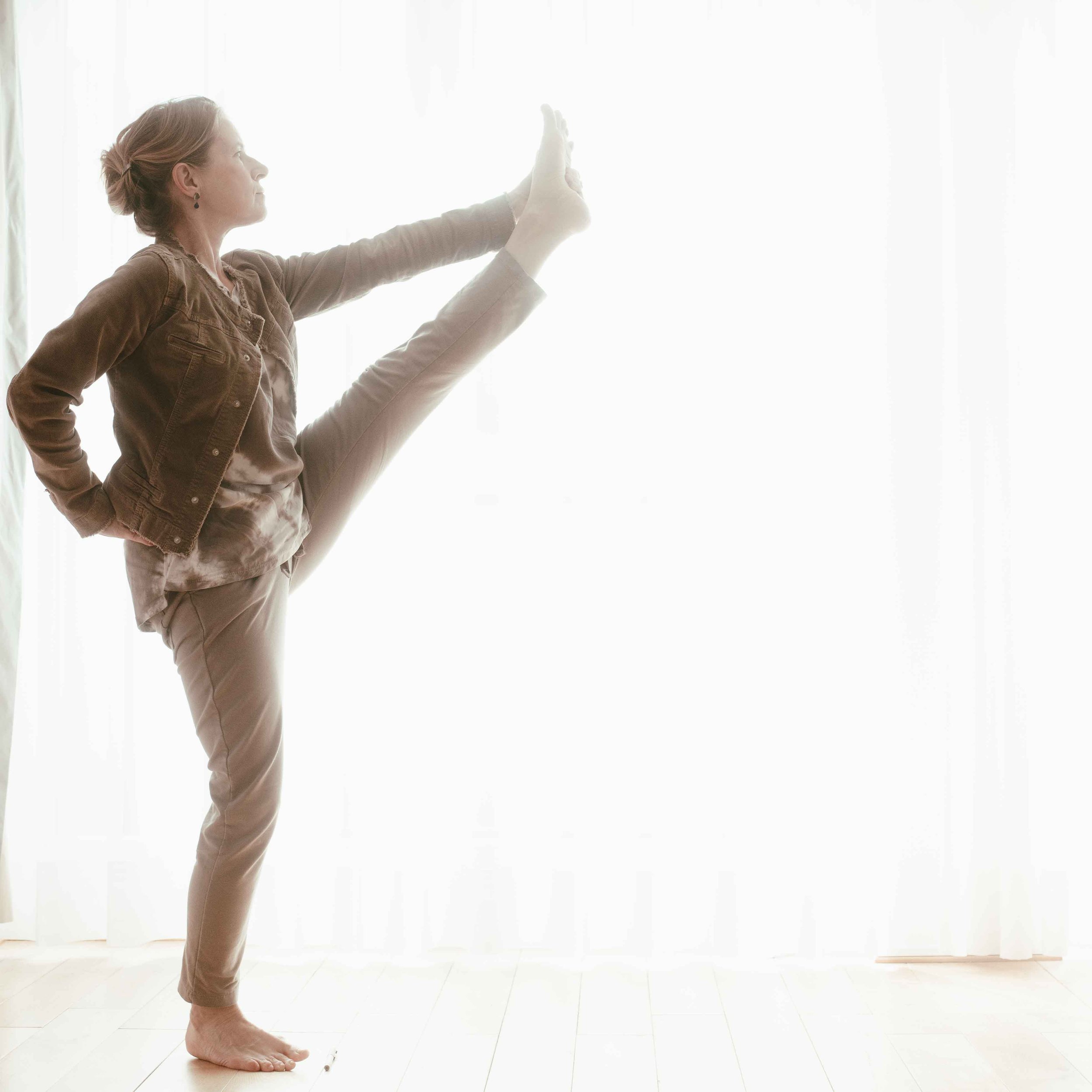 Ashtanga Primary Series: Class 2 - Standing postures | Ekhart Yoga