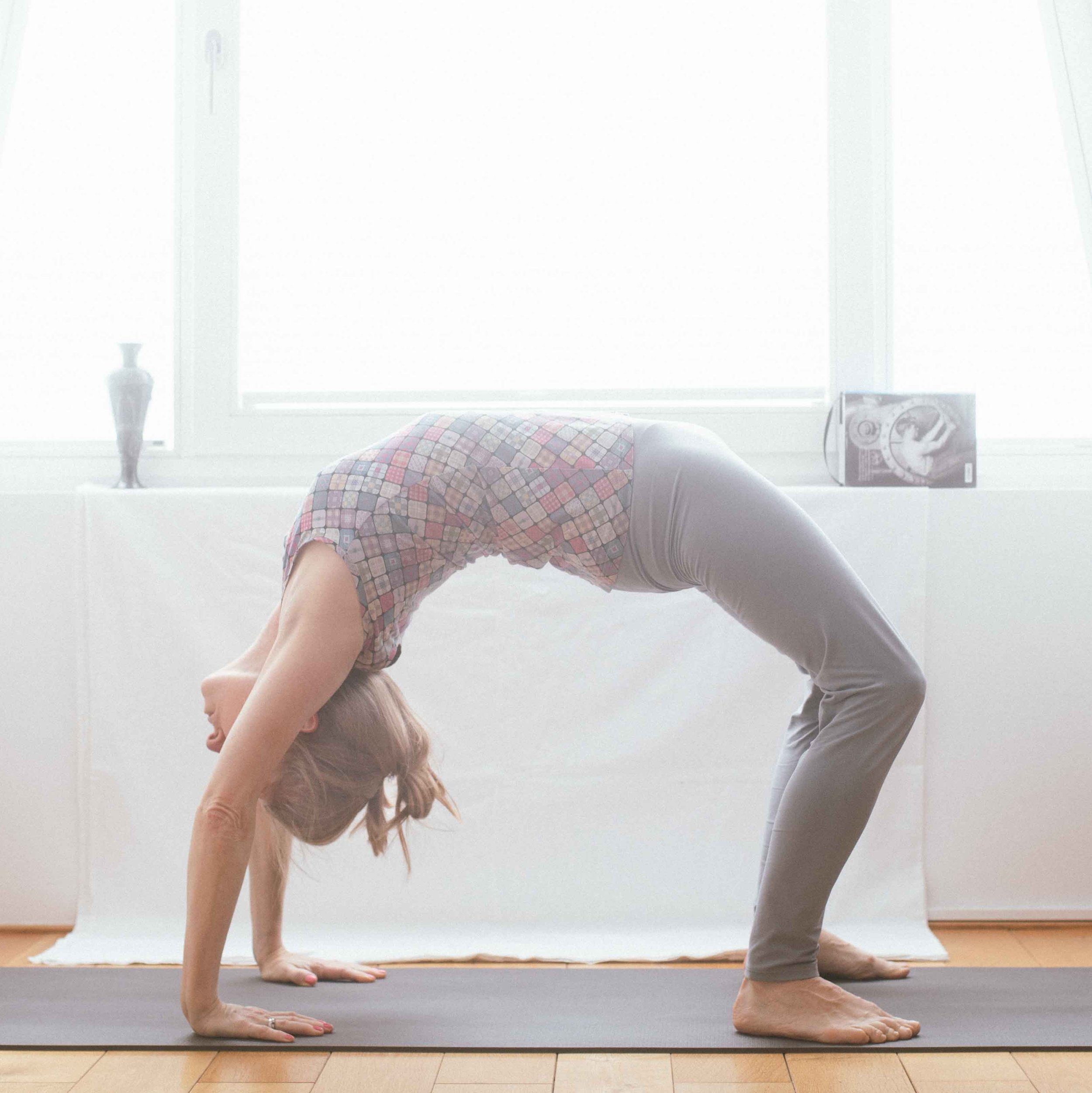 Struggling as a yoga beginner? These pro tips are just what you need -  Proyog