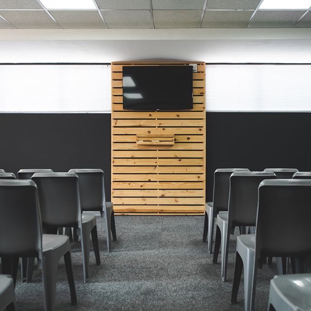 Room 1 offers seating for up to 100 people and can be setup to accommodate your specific needs. Enquire now, link in bio.
.
.
.
.
#TheStation #TheStationUrbanEventSpace #Room1