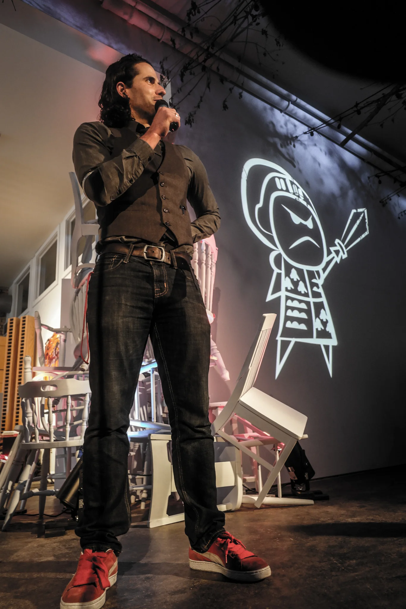 AJ Leon Lecture on How To Market A Business And Sell Products