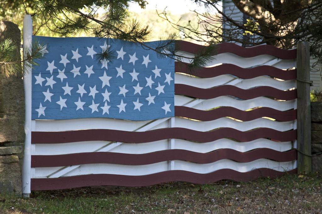 americanflagfence.jpeg