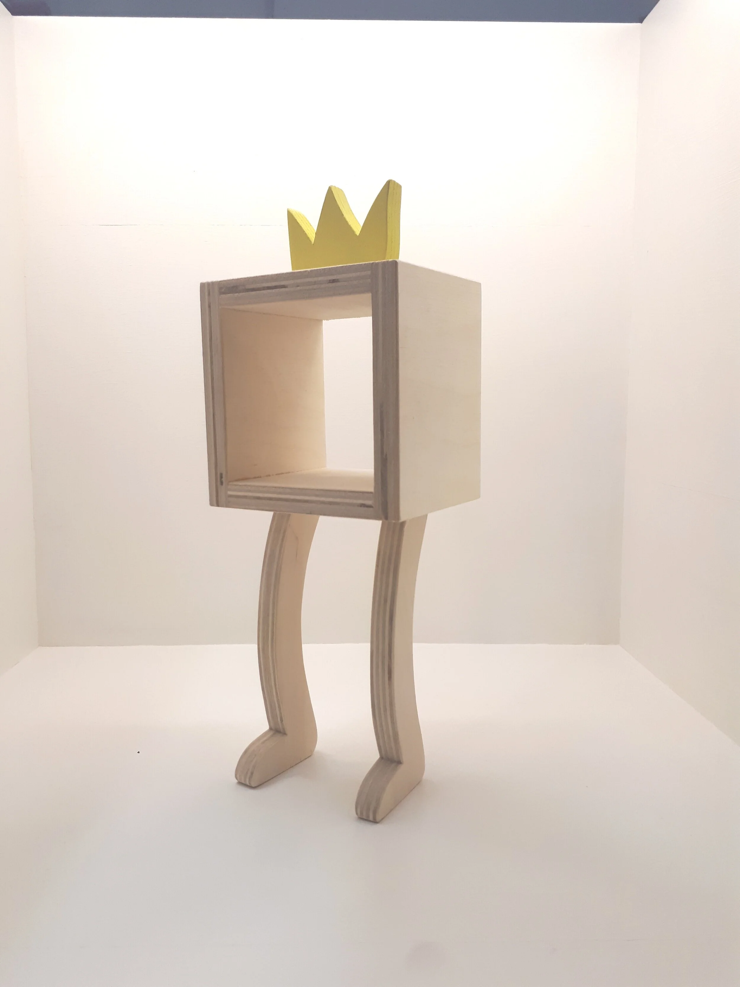 Interior “box” with a crown Height: 230mm Item Number: WH6 Price: ₽ 1,000 FINAL BID:   ₽ 1,ooo ~~~~~~~~~~~~~~~~