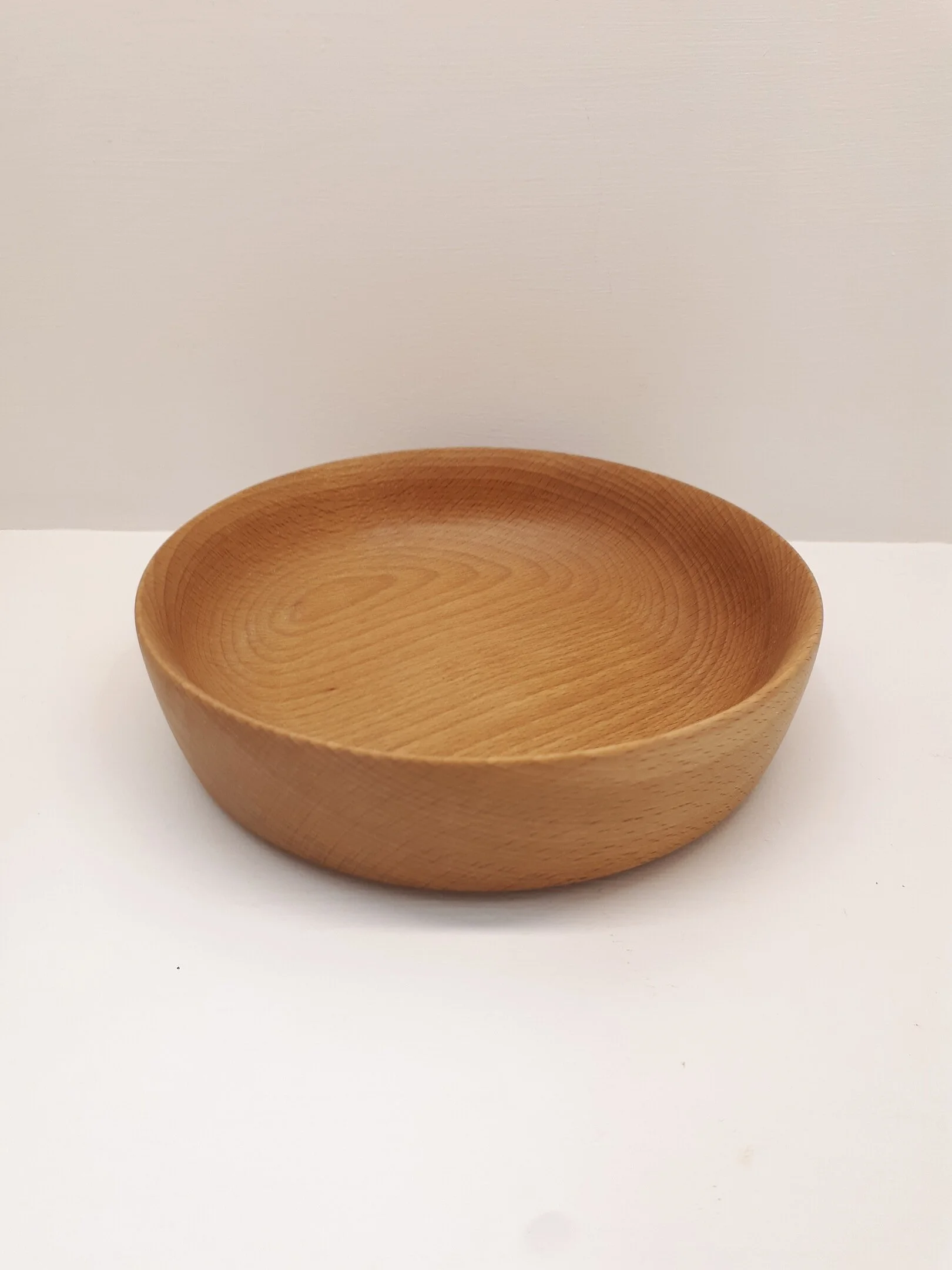 Beech PLATE - Medium Diameter: 160mm. Height: 40mm.  Made with vegetable oils (flaxseed, walnut)  &amp; suitable for food. Not dishwasher safe. Item Number: WH11 Price: ₽ 1,500 FINAL BID:   ₽ 1,500 ~~~~~~~~~~~~~~~~