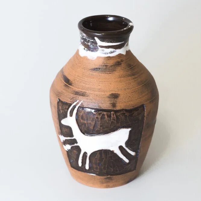 Handmade ceramic vase cave painting_2 Item Number: HB15 Price: ₽ 1,000 FINAL BID: ₽ 1,000 ~~~~~~~~~~~~~~~~