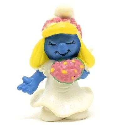 🇧🇪 BELGIUM CONSULATE  - Smurfett Bride 5.5cm tall x 4cm wide Item Number: 20412 Donation: ₽ 500 FINAL BID:   ₽600 ~~~~~~~~~~~~~~~~