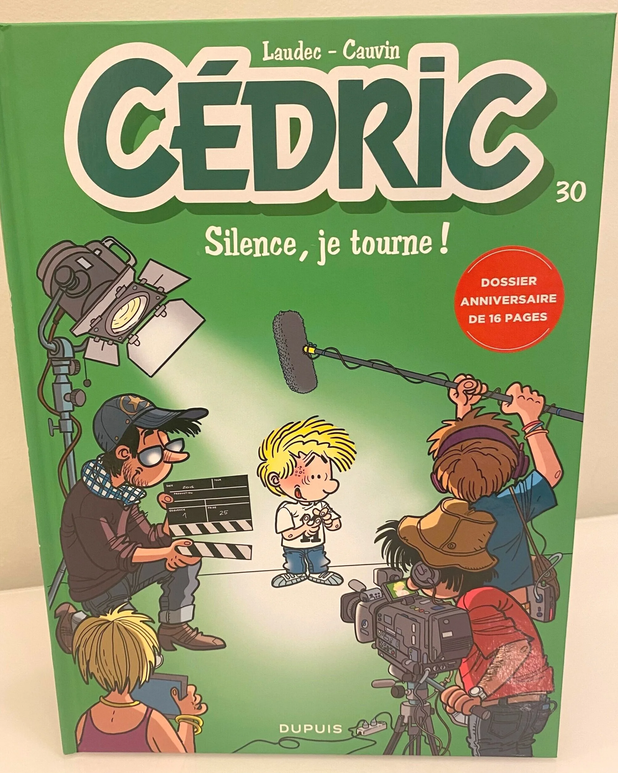 🇧🇪 BELGIUM CONSULATE   - Cedric Cartoon  (French) New / Hard Cover Book  (more photos here) Item Number: BC07 Donation: ₽ 500 FINAL BID:   ₽500 ~~~~~~~~~~~~~~~~