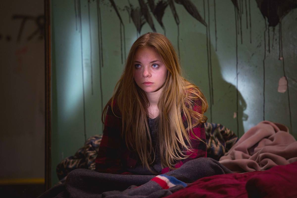 Taylor Hickson in Hunting Pignut