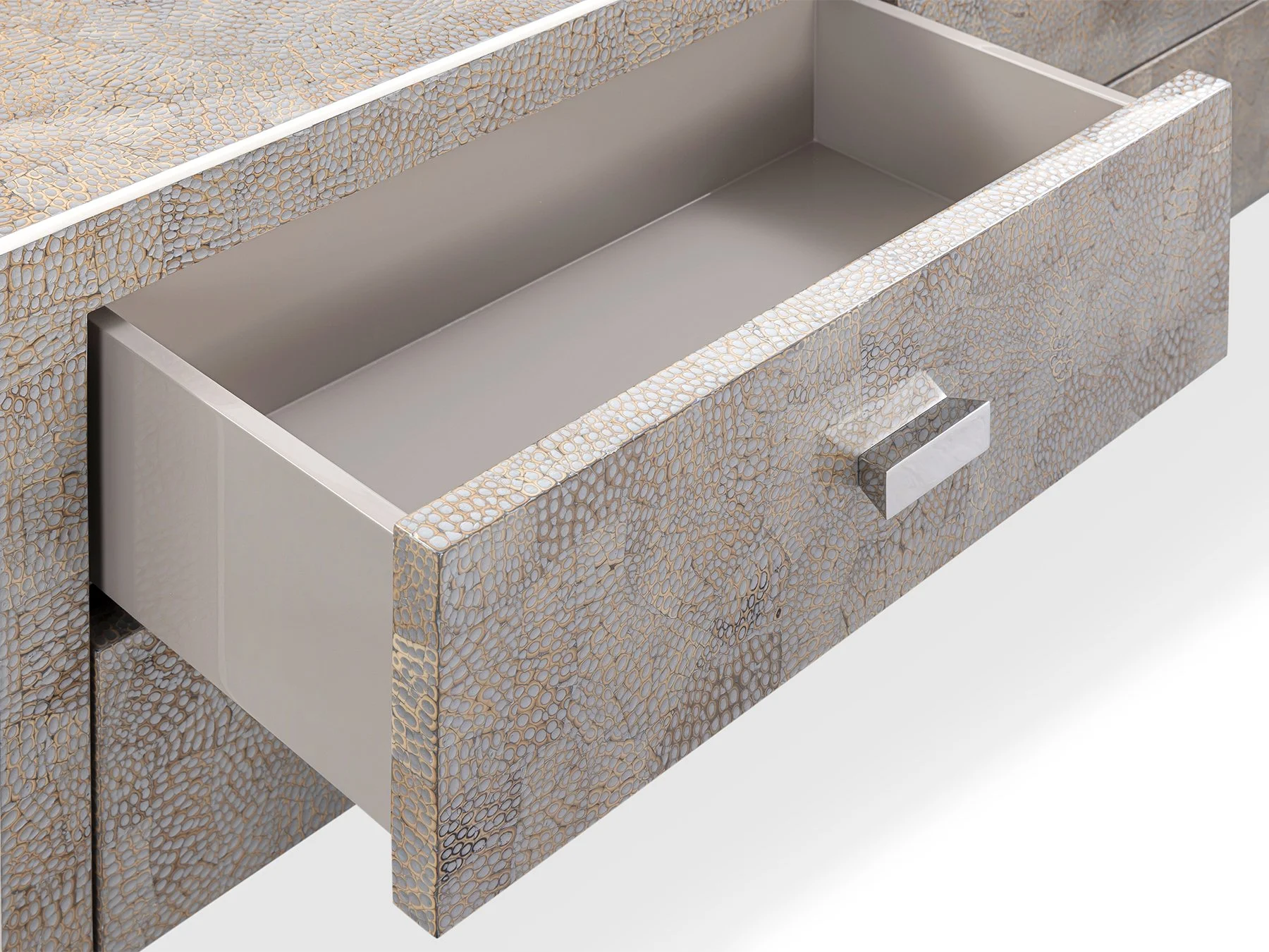 robert-console_pearl-snk-skn-eggshl-lcqr_07.jpg