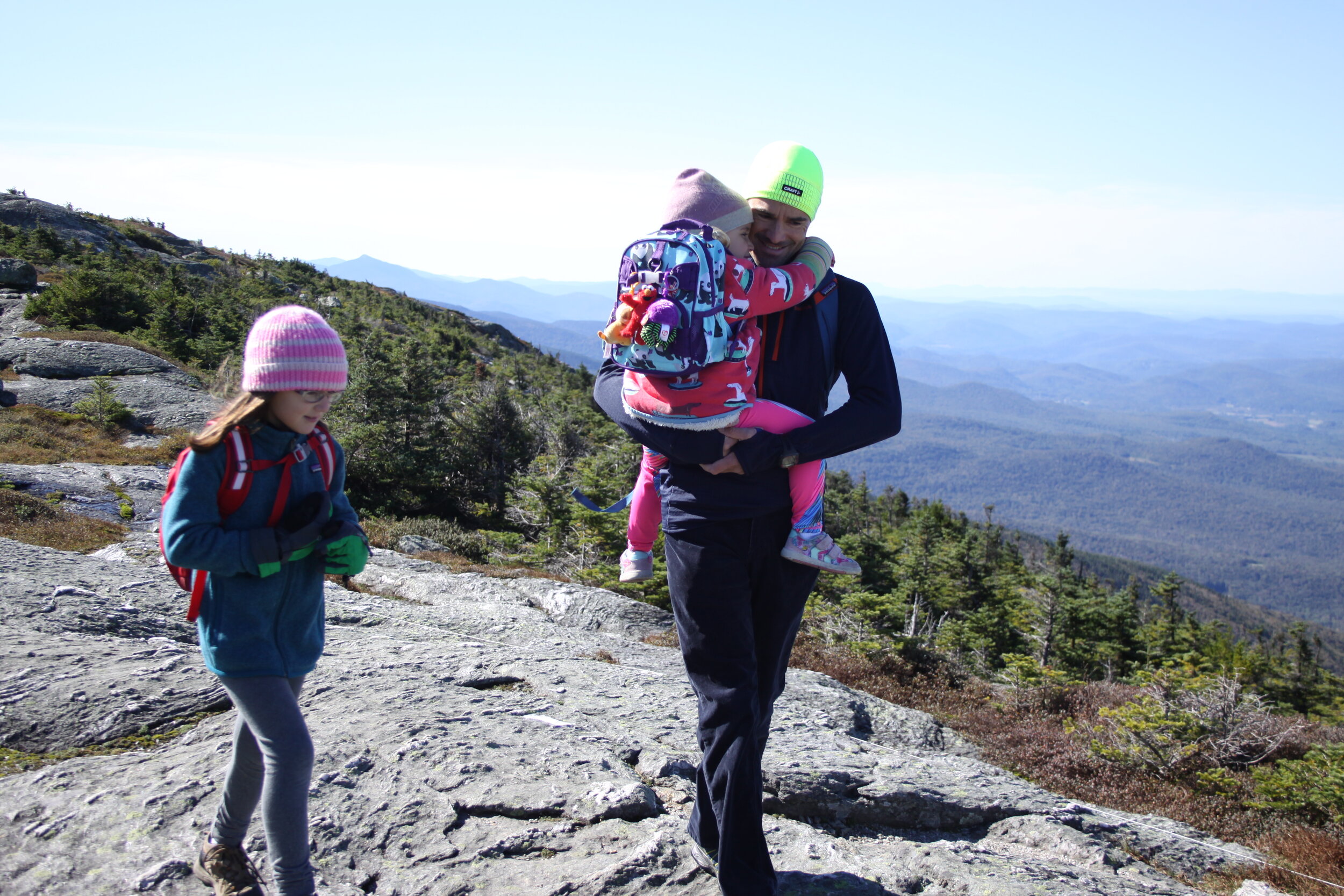 naomi_and_dad_hiking18.JPG