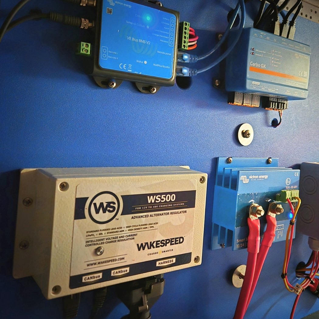 Upgrade to sustainable, generator-free boating with our high-performance lithium-ion systems. Enjoy quieter, cleaner operation and extended time on the water.

#lithium #victron #bluepower #marinelithium #bostonharbor #boatlife #marineelectricia #mpm