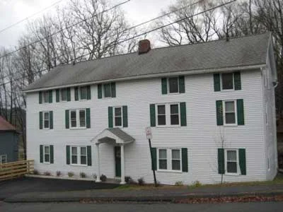 6 Blandford Hill Road, Huntington