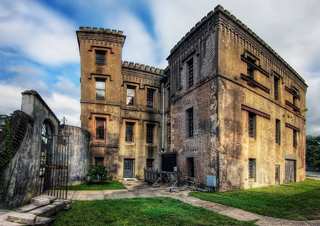 OLD CITY JAIL , Charleston village : Route to (re)settlement Exhibition Venue & cultural partner