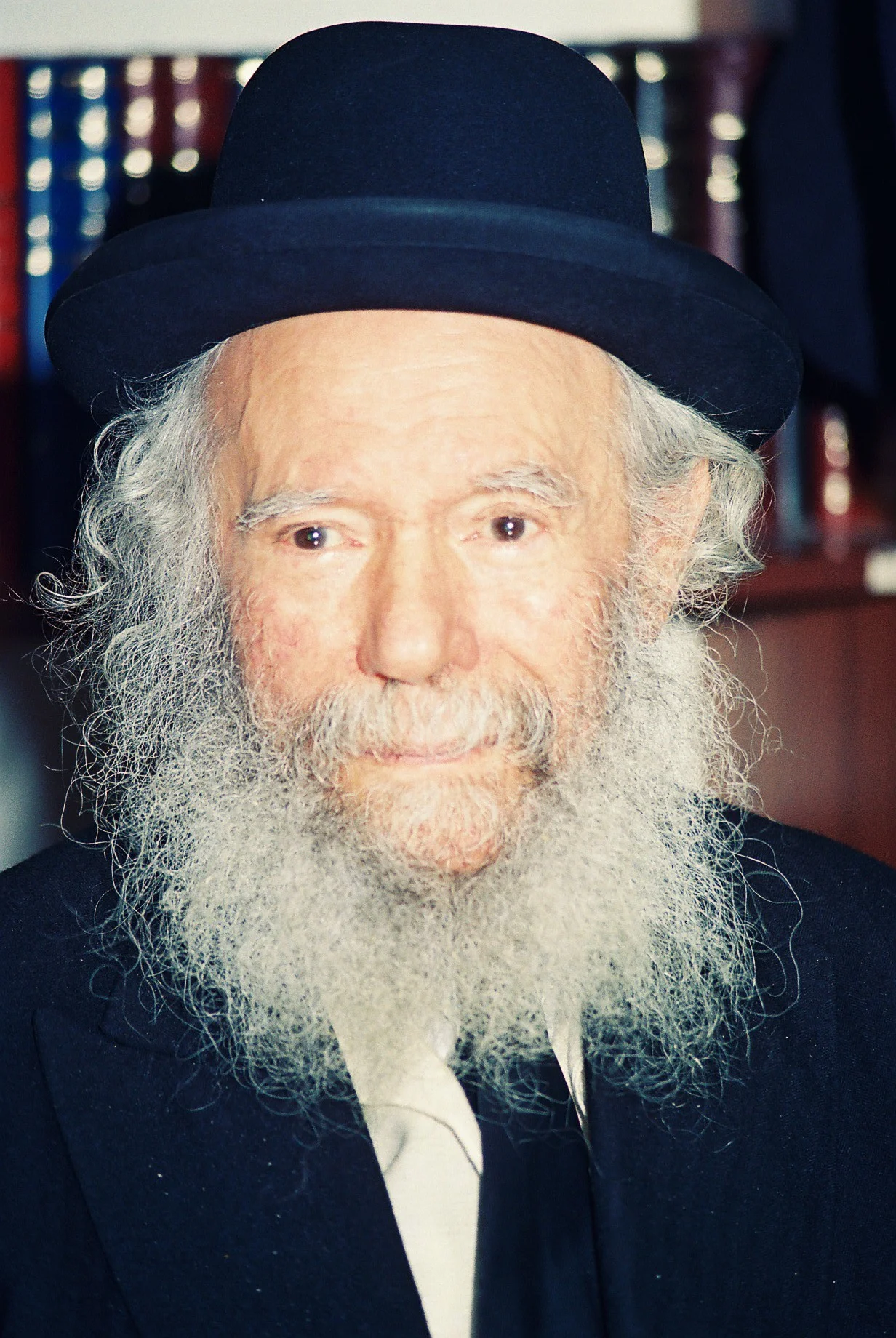 RAV CHAJKIN.jpg