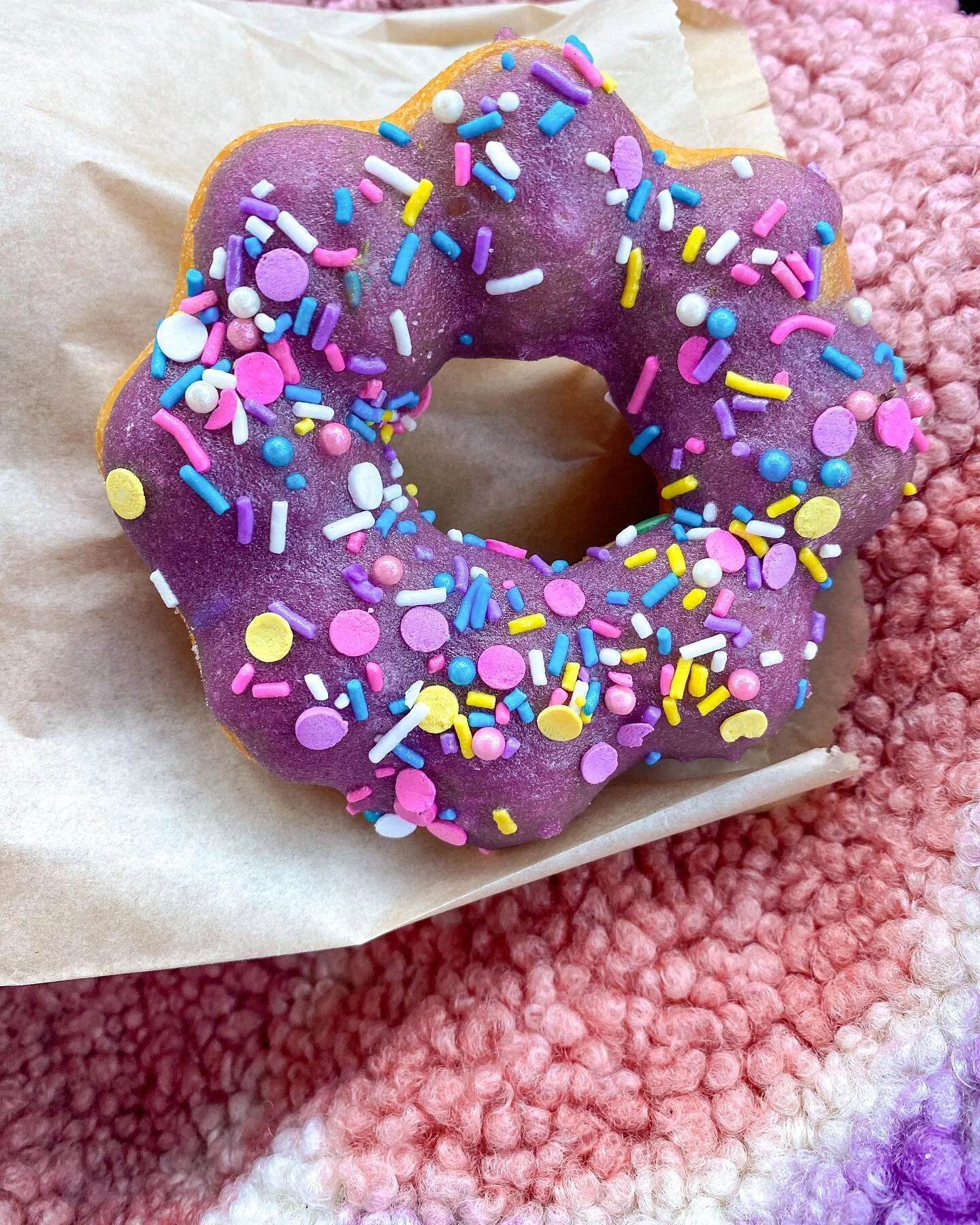 From now on, I&rsquo;m only eating donuts that match my aesthetic 💖💜 👀