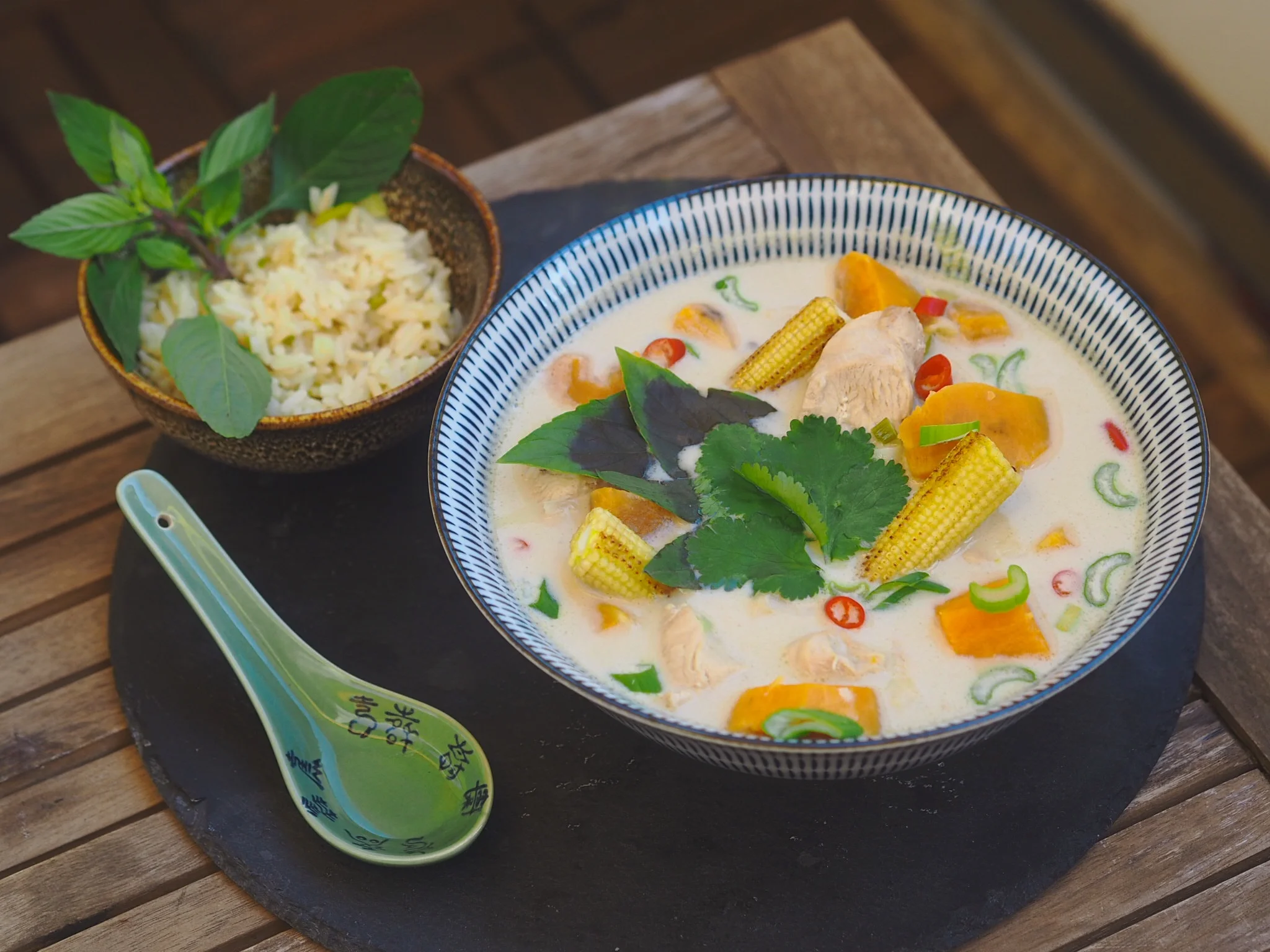 Coconut soup with Thai spices and spicy chicken
