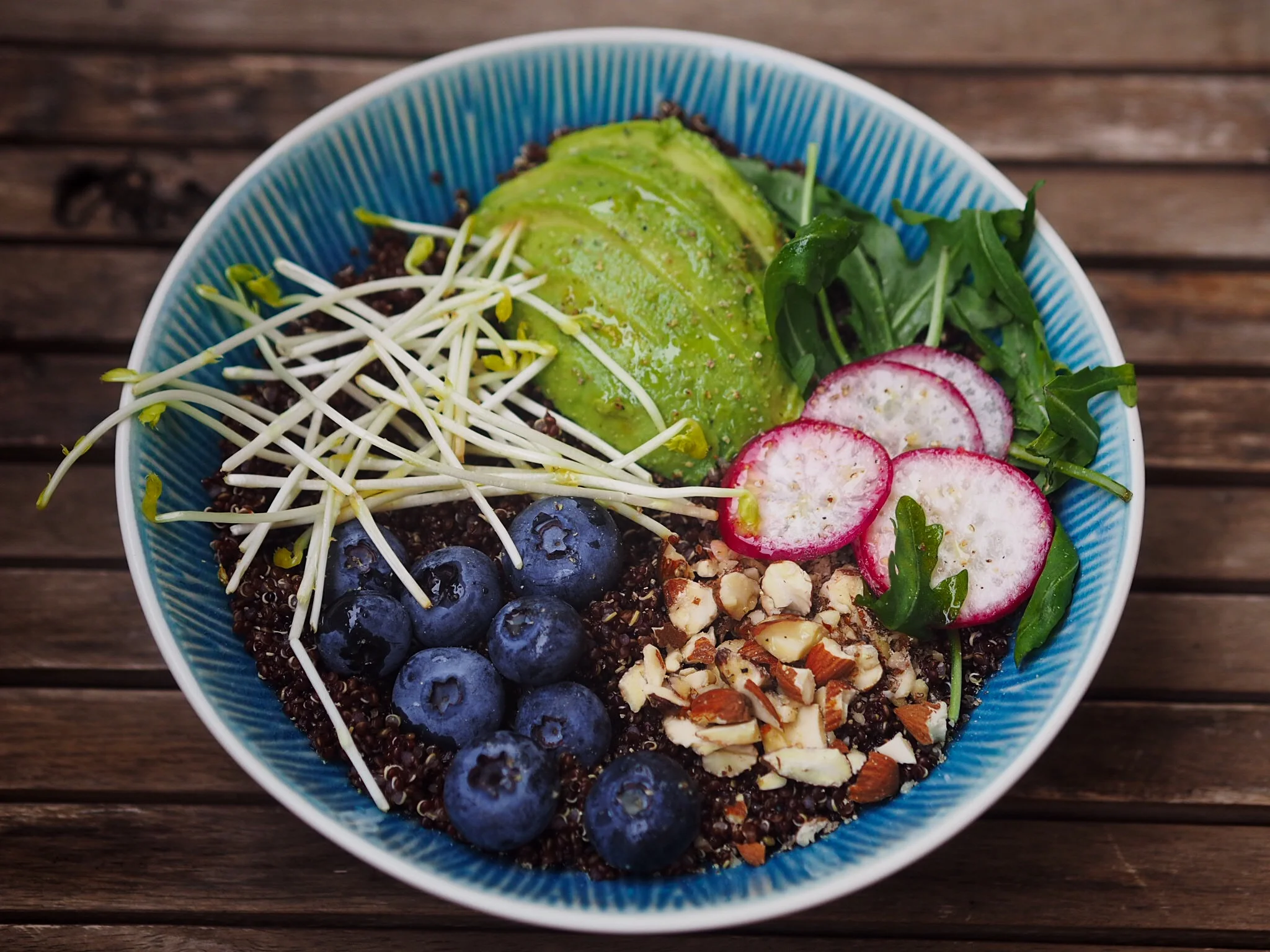 Red quinoa bowl