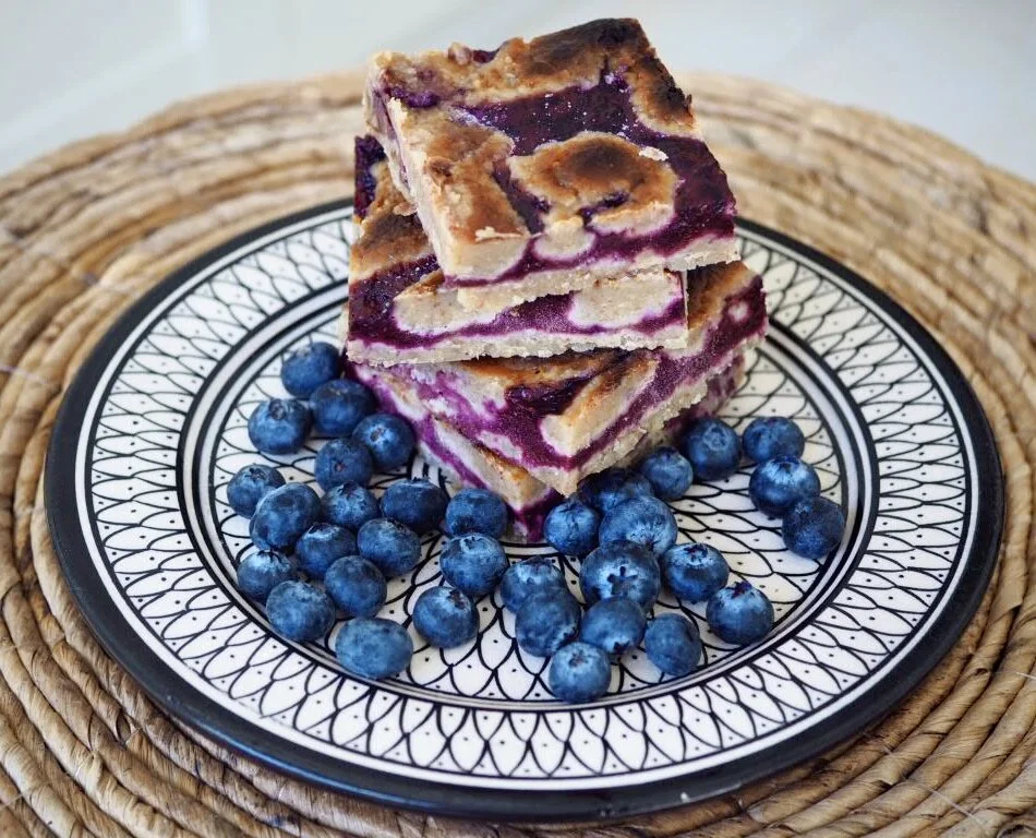 Blueberry almond crumble bars
