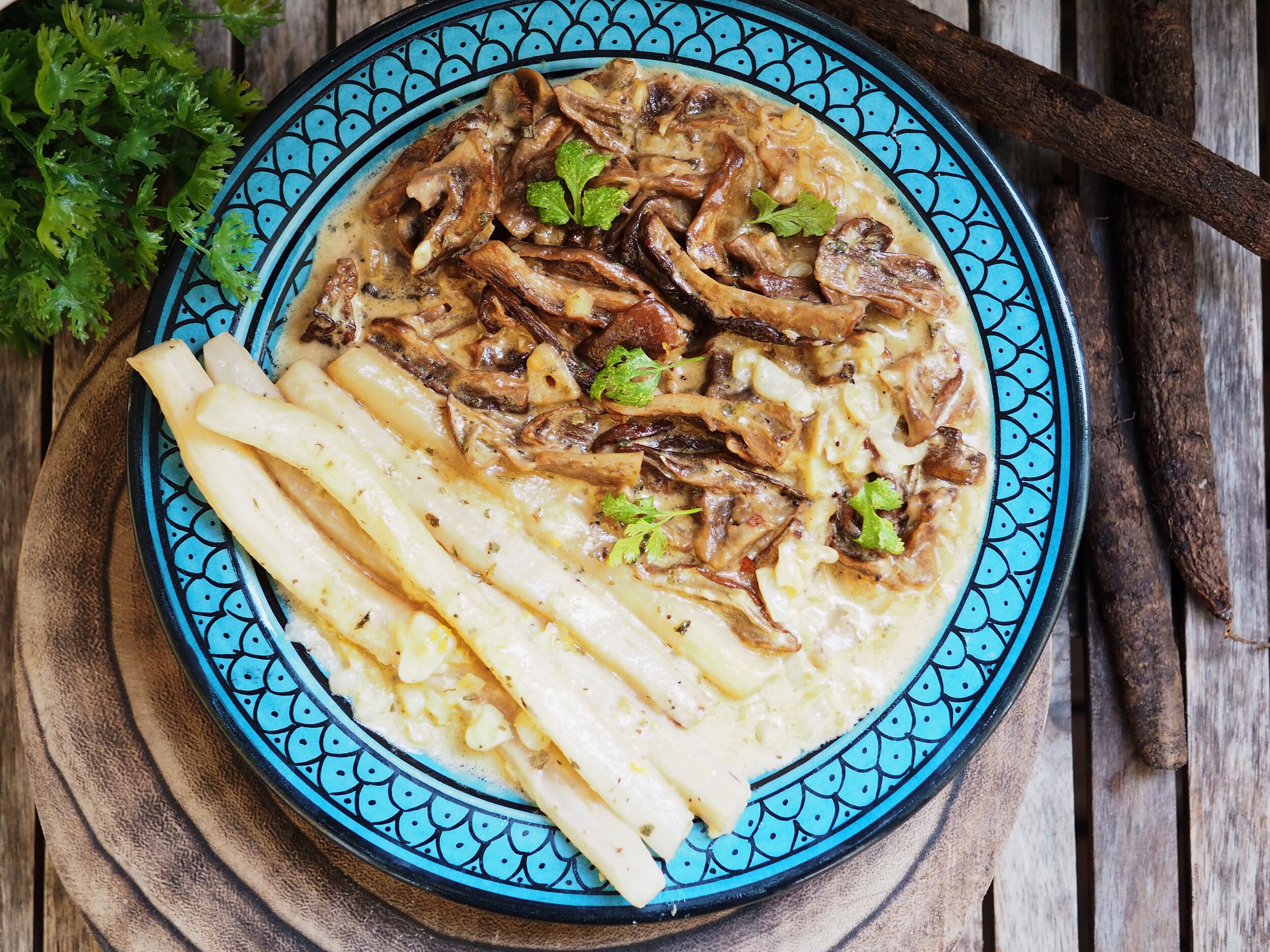 Scorzonera and wild german mushrooms 