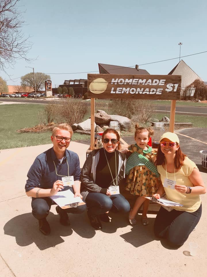 fort-car-wash-lemonade-stand-judges0.jpg