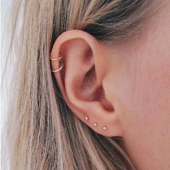 I’m obsessed with these delicate earrings . I love how it makes a pretty statement while also remaining subtle. Which is totally my vibe recently.