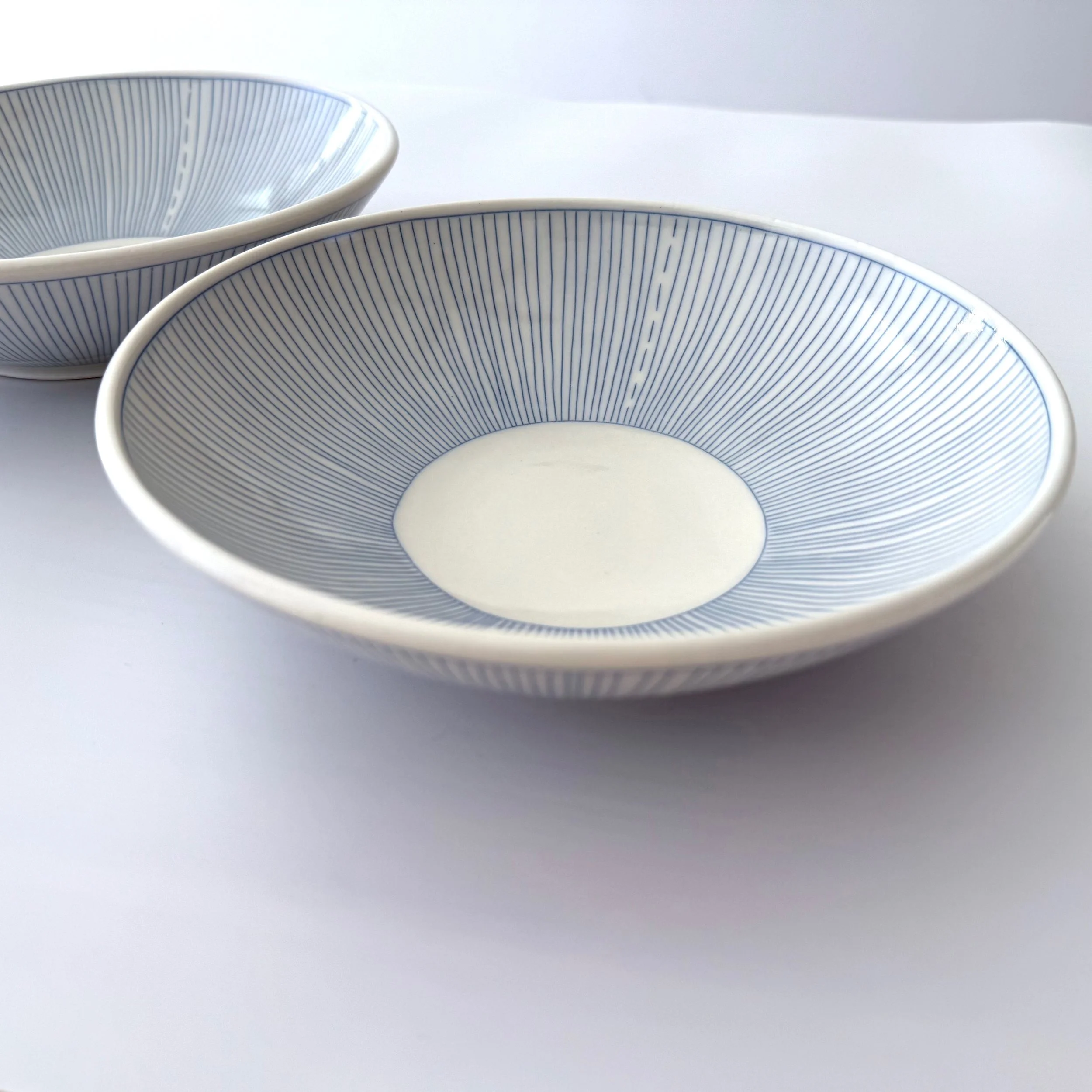 Small Low-Bowls with Lines & Dashes