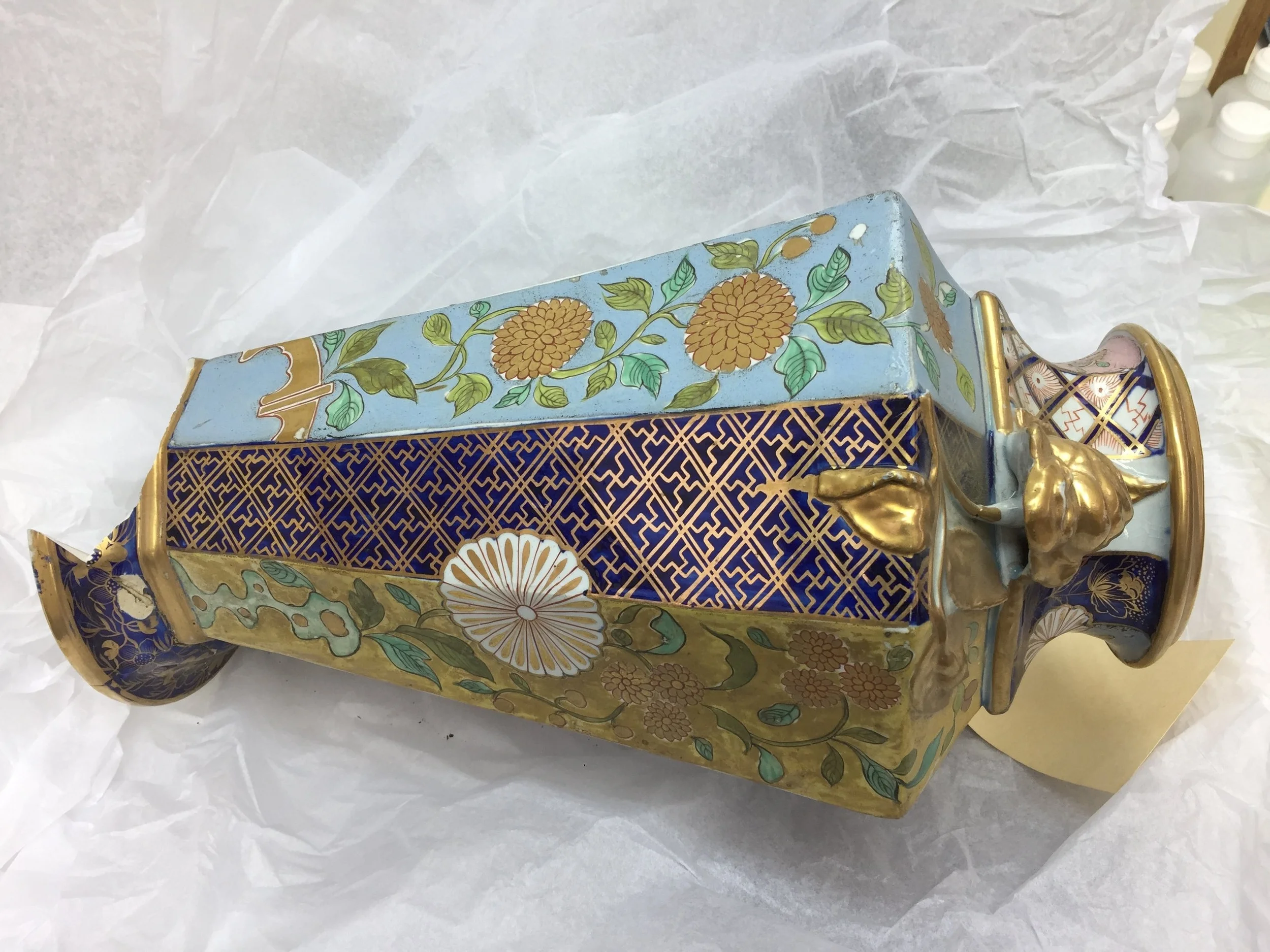  The object before treatment began. The missing section of the base can be seen. 