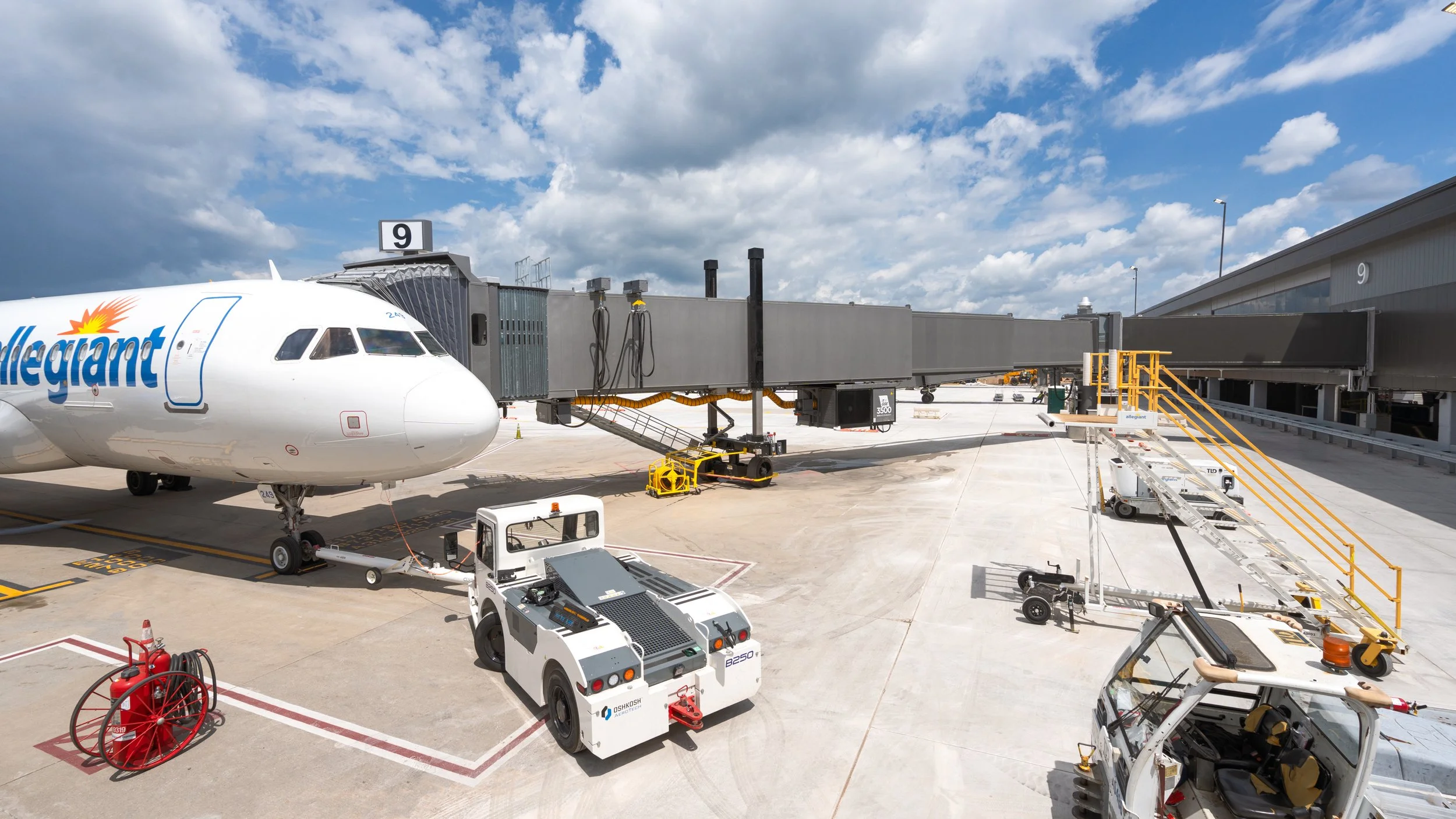 Asheville architectural photographer - Ford Photographs - Hensel Phelps - AVL airport -July 01, 2025 - 009.jpg