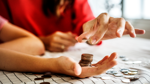 SHOW YOUR TEEN SMART FINANCIAL BEHAVIOR