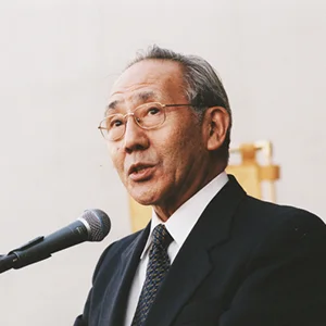 Gordon_Tom-Shoyama-Awardees_300x300.jpg