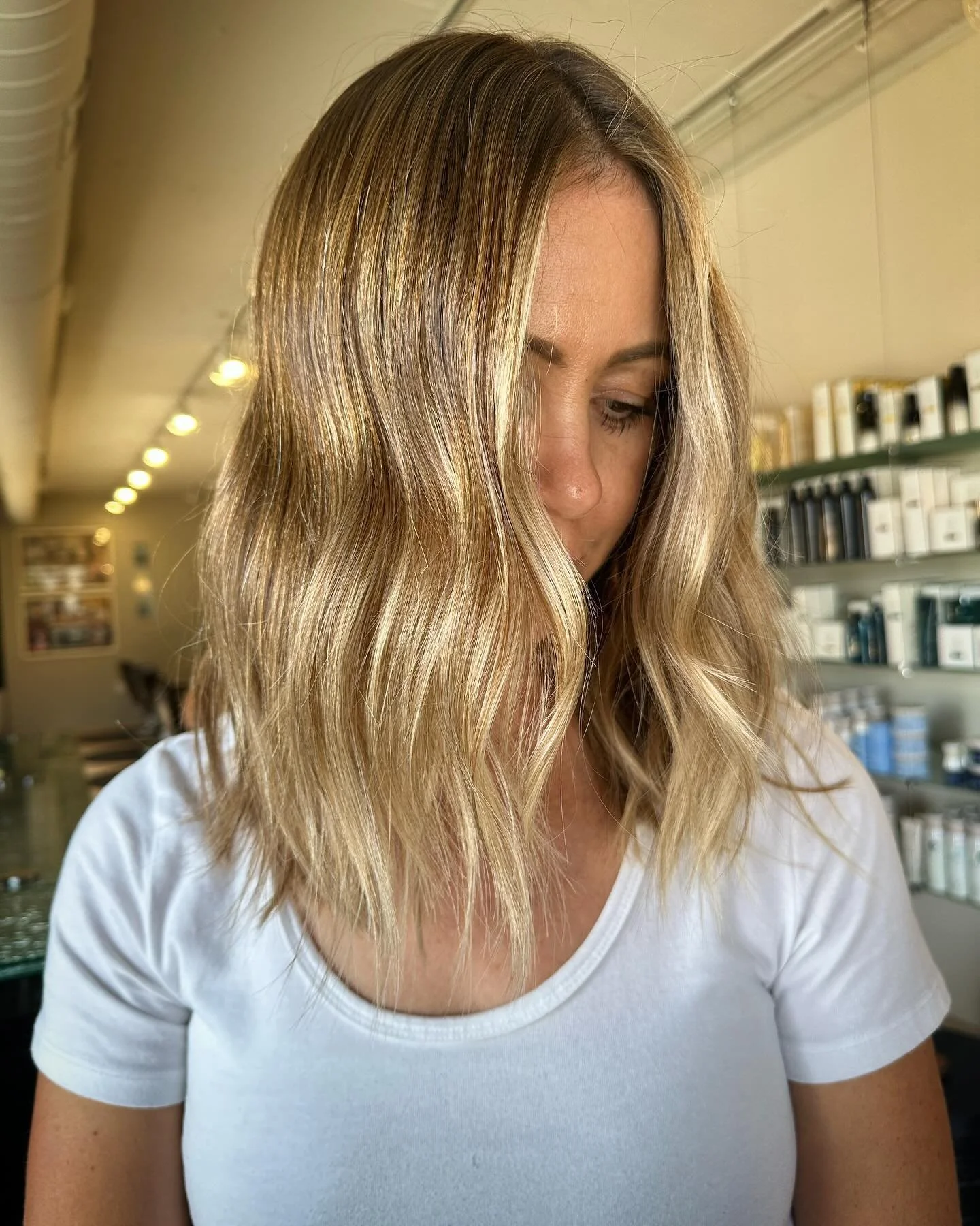Lived in color ✨ 
&bull;
&bull;
Stylist Molly Moon 
#babylights #highlights 
#balayage #balayagehighlights #balayagehair #balayagedandpainted #dimensionalbalayage #dimensionalcolor #dimensionalblonde #blondebalayage #blondes #Blondeshavemorefun #hair