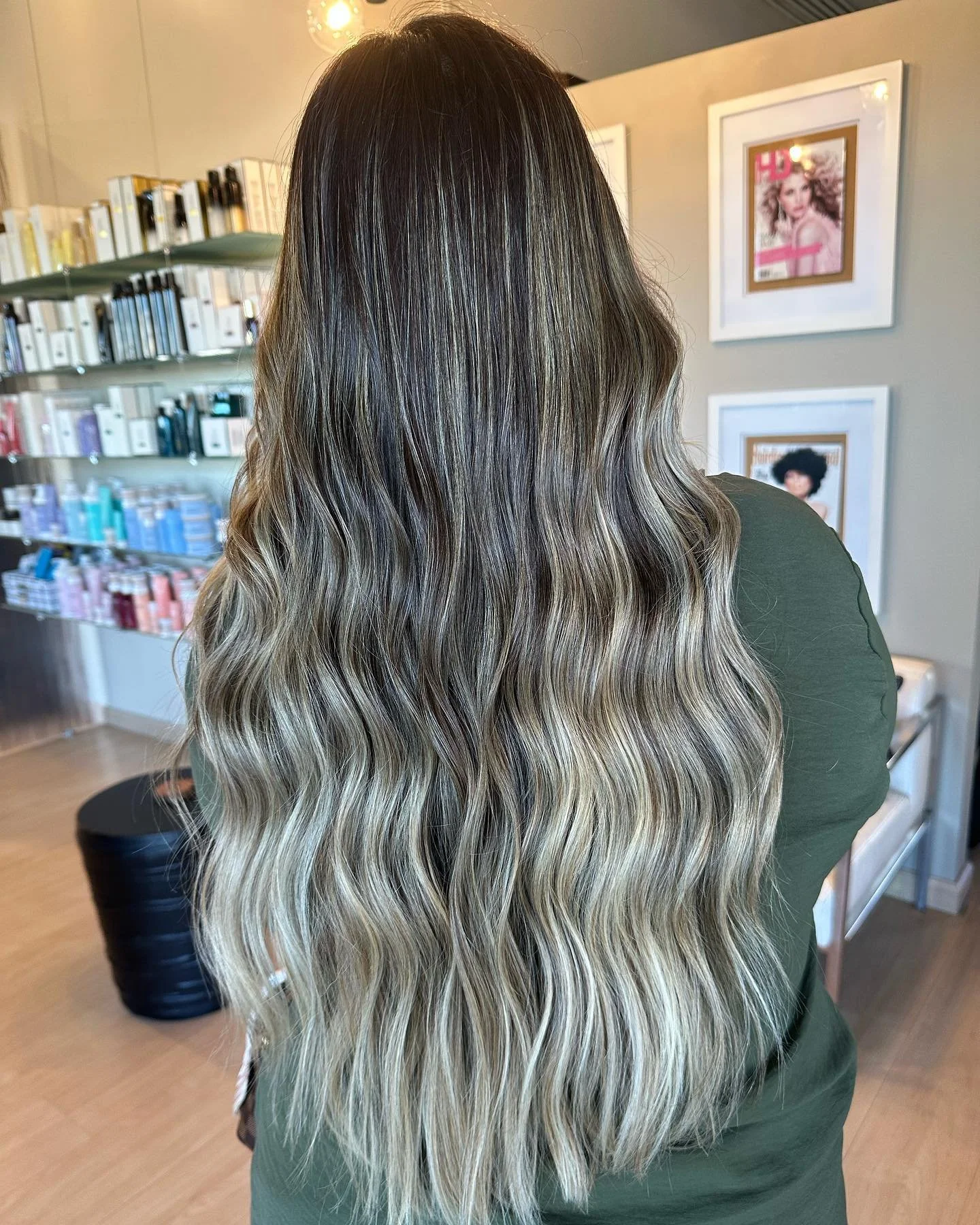 Blonde Balayage 
&bull;
&bull;
Perfect for an every 8-12 week client. 
#babylights #highlights 
#balayage #balayagehighlights #balayagehair #balayagedandpainted #dimensionalbalayage #dimensionalcolor #dimensionalblonde #blondebalayage #blondes #Blond