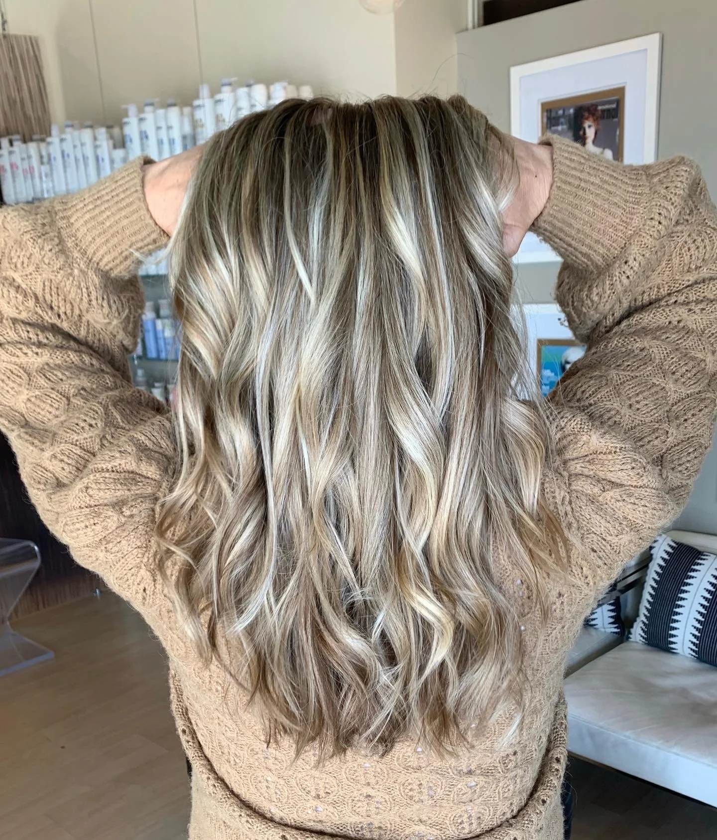Lovin&rsquo; this shine😍💖

Hair done by Molly Moon
.
.
don&rsquo;t forget to call the salon at (562) 439-7706 to schedule your appointment!
#mollymoonsalon #longbeach #lb #trusttheprocess #longbeachhairstylist #longbeachhairstylist #blonde #goldwel