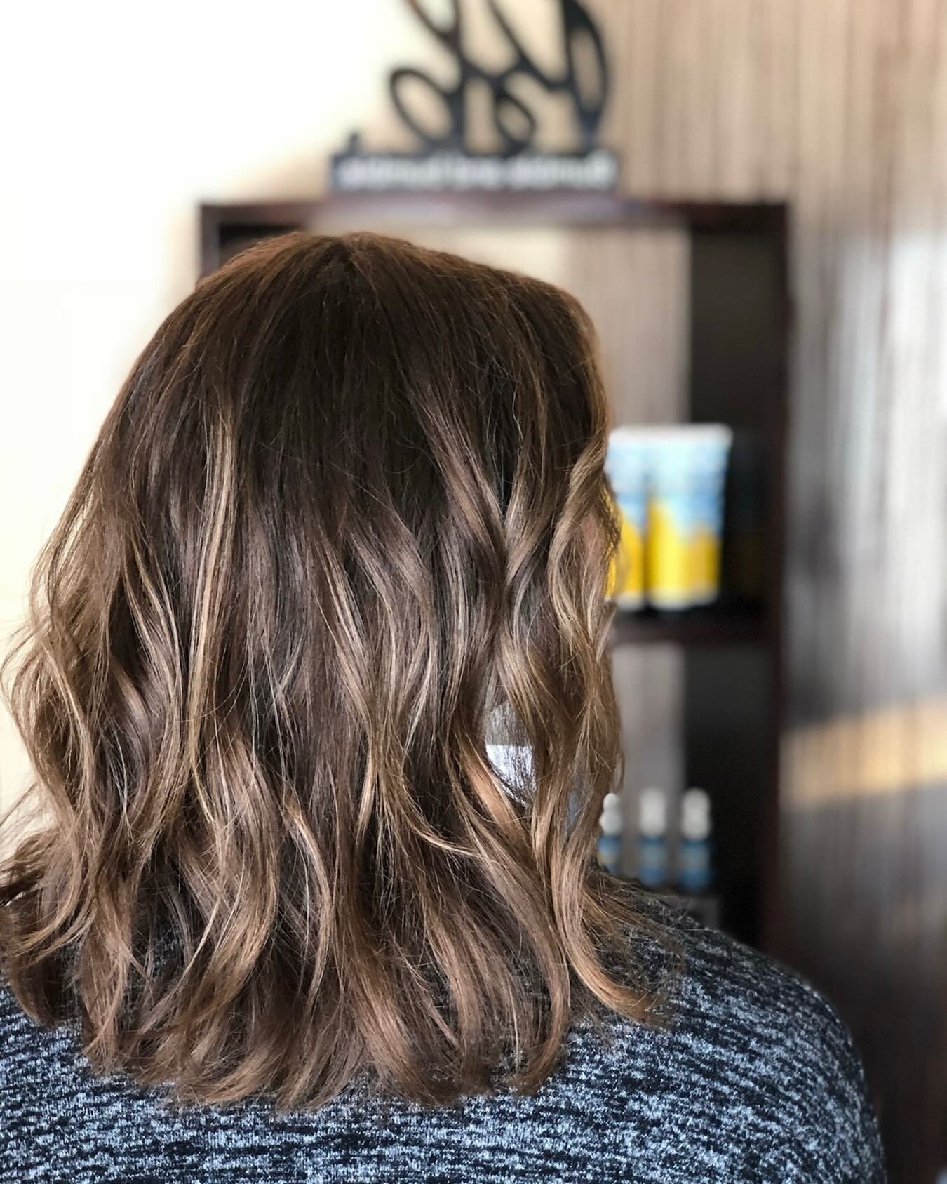 Soft, blended, effortless 🤎
Natural dimension brunette blend ✨

#mollymoon #salon #hair #longbeach