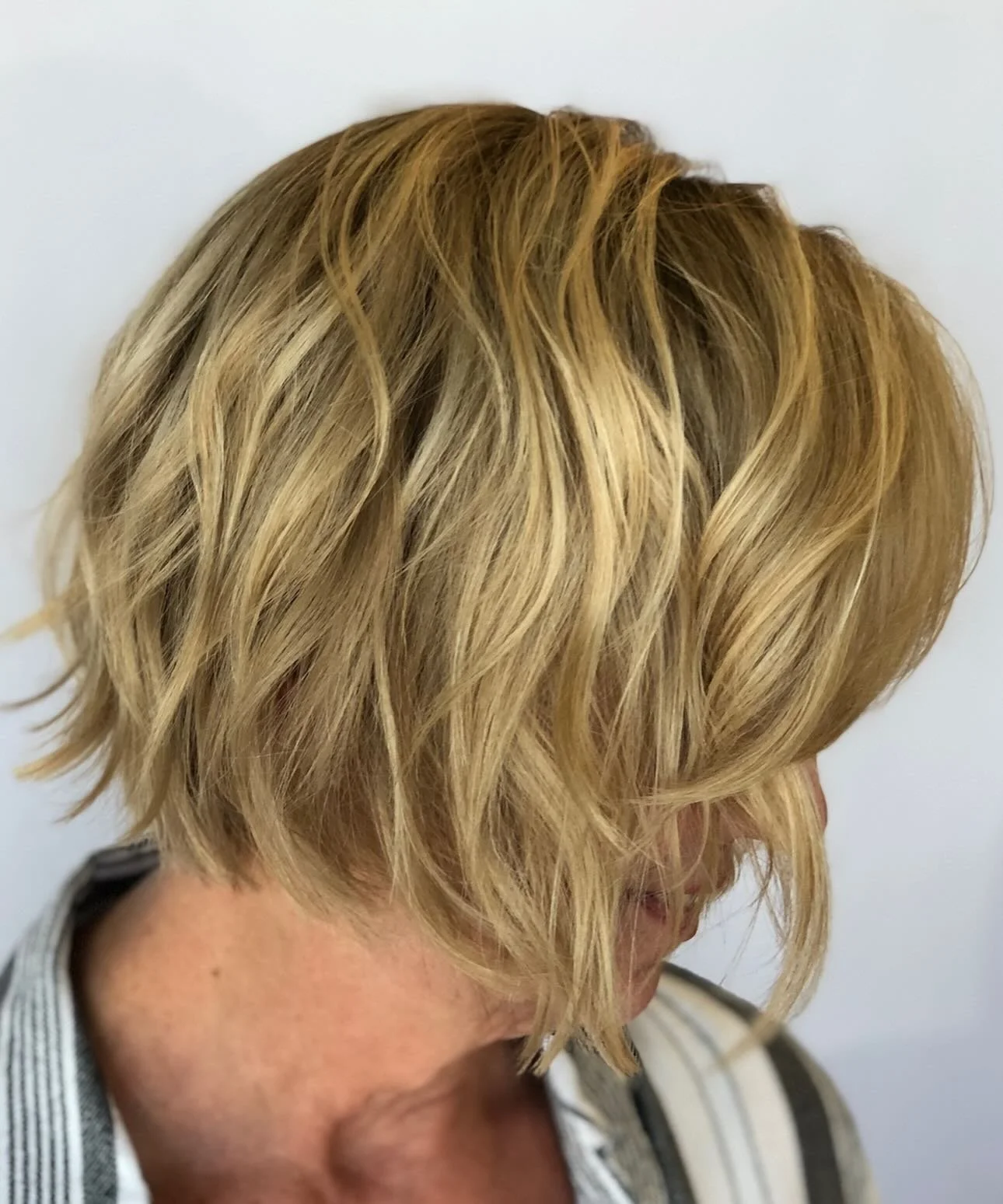 Friday fun! Busy day in the salon today @mollymoonsalon 💌✂️