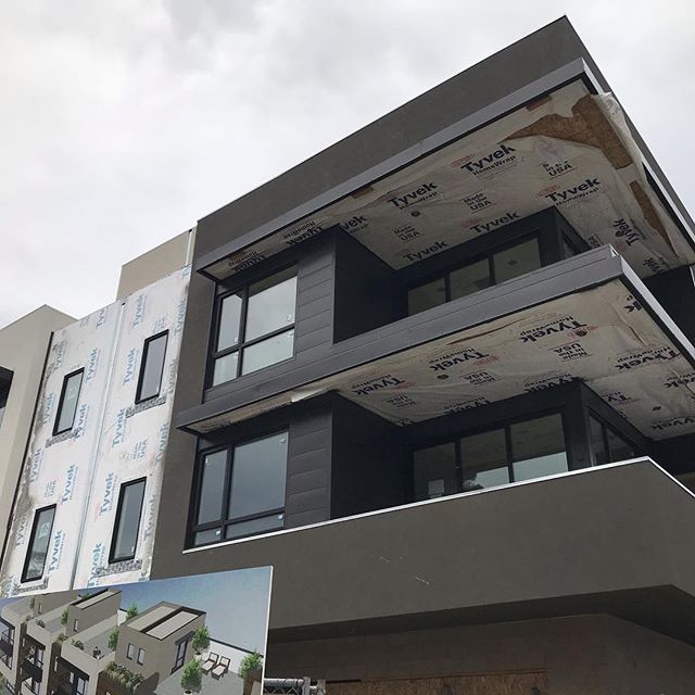 With the scaffolding down the 460 Marsh St residences are looking amazing! Now everyone else can see what we knew all along. This is truly elegant modern living. 😍
