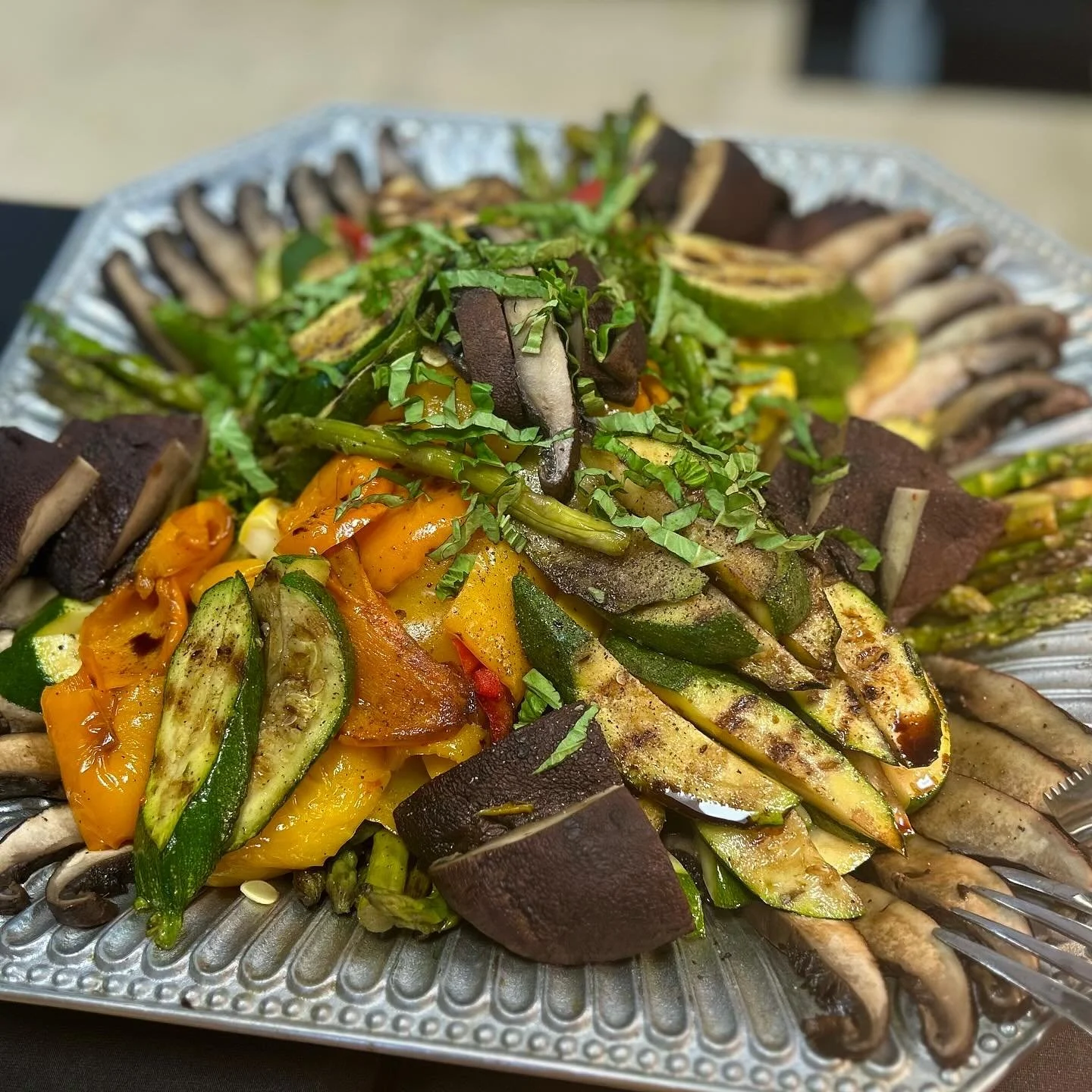 Charred to perfection and thoughtfully arranged, this roasted veg platter brings warmth and color to your next event 🥗
.
.
.
.
.
.
.
.
#southfloridacatering
#corporatecatering
#bocaratoncatering
#eventcatering
#eventdesign
#grazingtable
#bocaratonfl