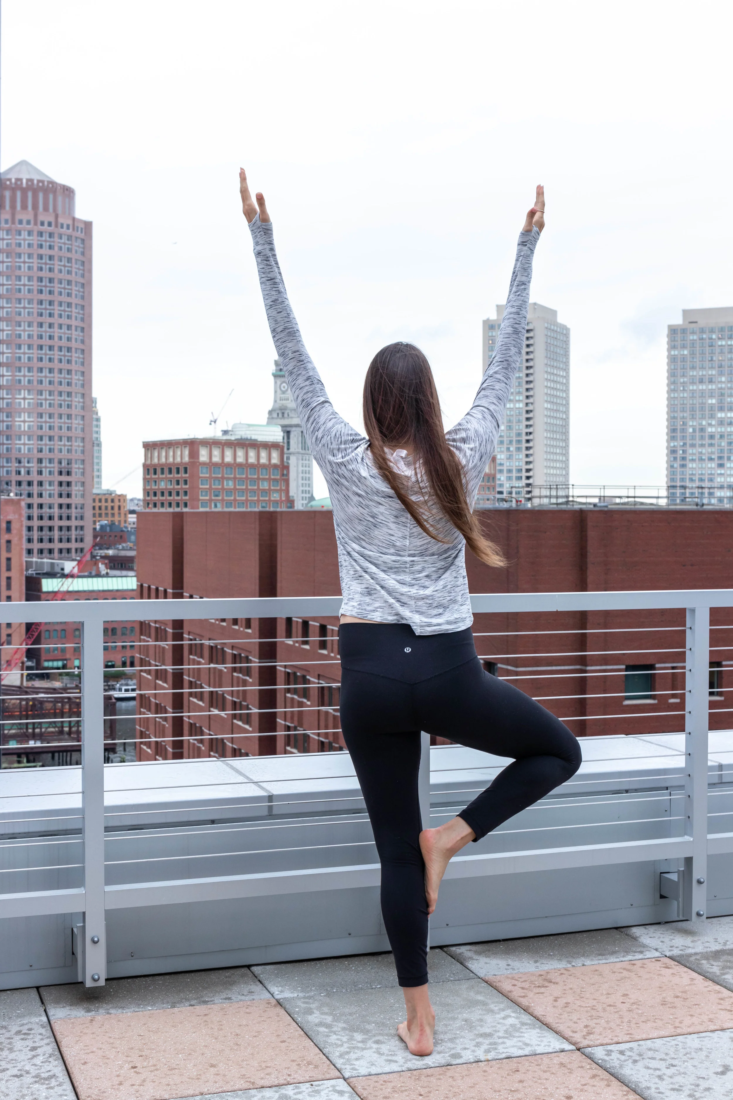 Lifestyle portrait photography of Erin Kenney from Nutrition Rewired registered dieititan doing yoga photographed by Vision Balm in Charleston, SC.