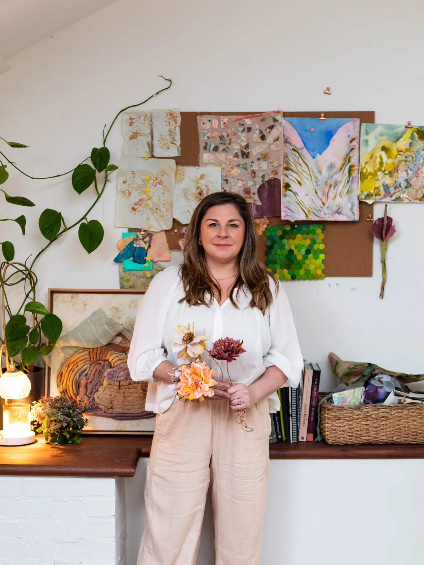 @melissahcallawaystudio 's art space always makes me feel cozy and safe 🎨

Swipe to the end if you want to see a furry surprise 🐈&zwj;⬛️🐕

Vision Balm, Charleston SC brand photographer | Charleston product photographer | Charleston headshot photog
