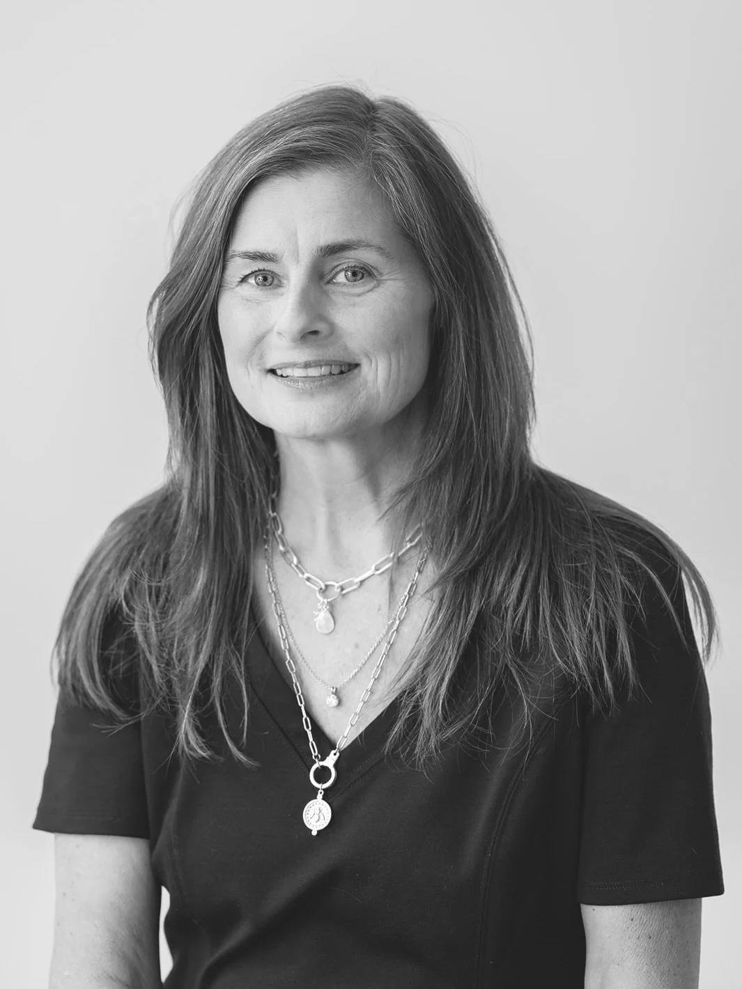 When one of your oldest and closest friends @karnnotkaren calls you up to share her promotion 🎉 and wants to get updated headshots, you can&rsquo;t imagine the joy (&amp; the scheming) that fills your heart! 
Karn is one of those humans who creates 