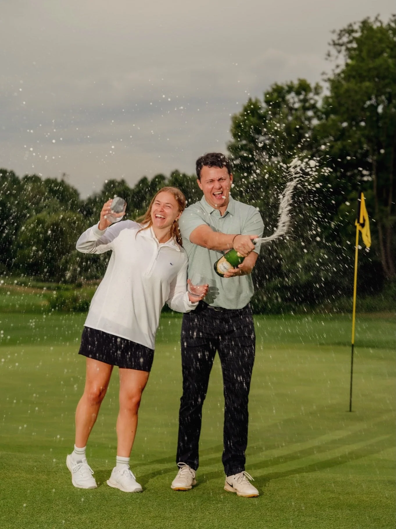 Proposal in reverse 🏌🏽&zwj;♀️🏌🏼&zwj;♂️⛳️🍾🥂

I&rsquo;m pretty stoked about all of this summer&rsquo;s proposals! From this one at @ravines_golf_club  to&hellip;wait and see:) 

I loved working with @mackie_traub and @laterza12 to capture his pro