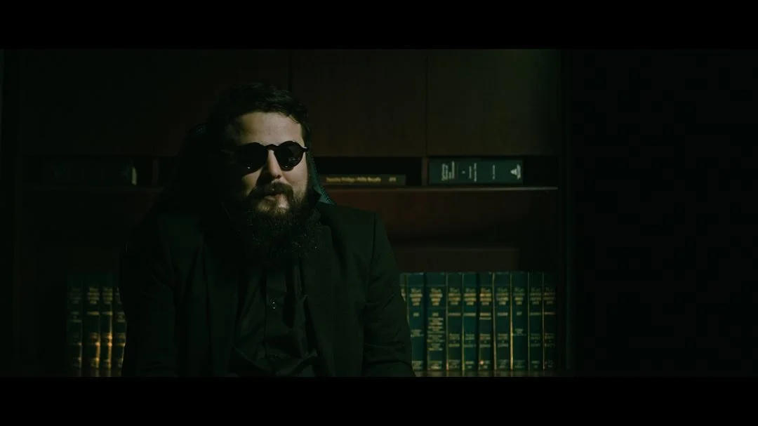 Shot for shot remake of the cubicles scene from the Matrix for @cloud9gg

Shot on FS7 and Sirui Anamorphic

Director: Cassidy Sanders
DP: 🙋🏻&zwj;♂️
Producer: John Alvarado
Production Coordinator: Francis De Leon
G&amp;E/AC/RightHandMan: @pangerz.mp