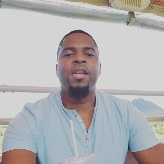 la vita &egrave; breve. Vivila!

#rumpunch #mangopunch #pinacolada #carib #christopheharbour #stkittsandnevis #stkitts #caribbean #westindies #cheeseburger #fries #stopreadingmytags #scenicrailway #sunset #yachtclub