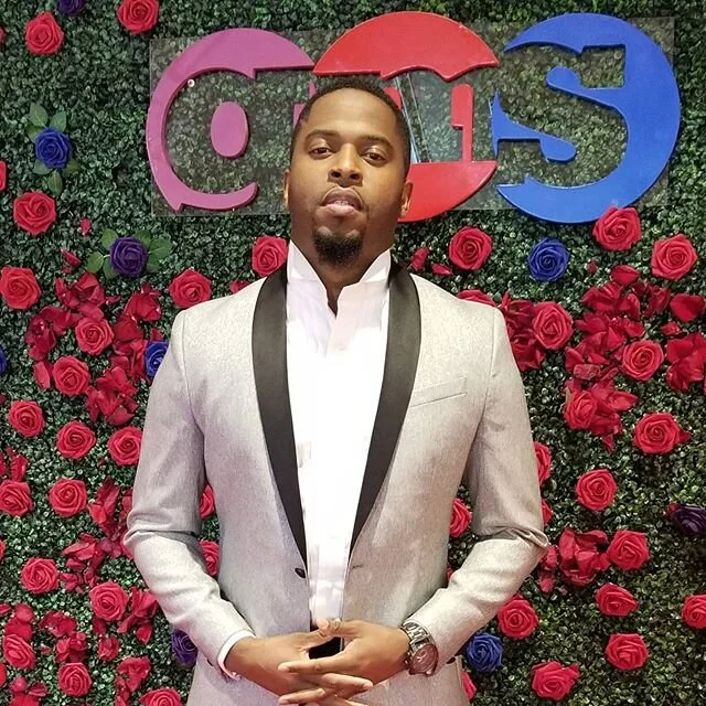 Back to my ways...
.
.
.
#redcarpet #silvertux #notie
#clean #fresh #islandlife
#latenight #earlymorning #silverlining #bestdressed #Jamaican #stkitts #stkittsandnevis #marriott #stopreadingmytags&nbsp;#gmsexperience#rockawayredvogue #socamusic
#regg